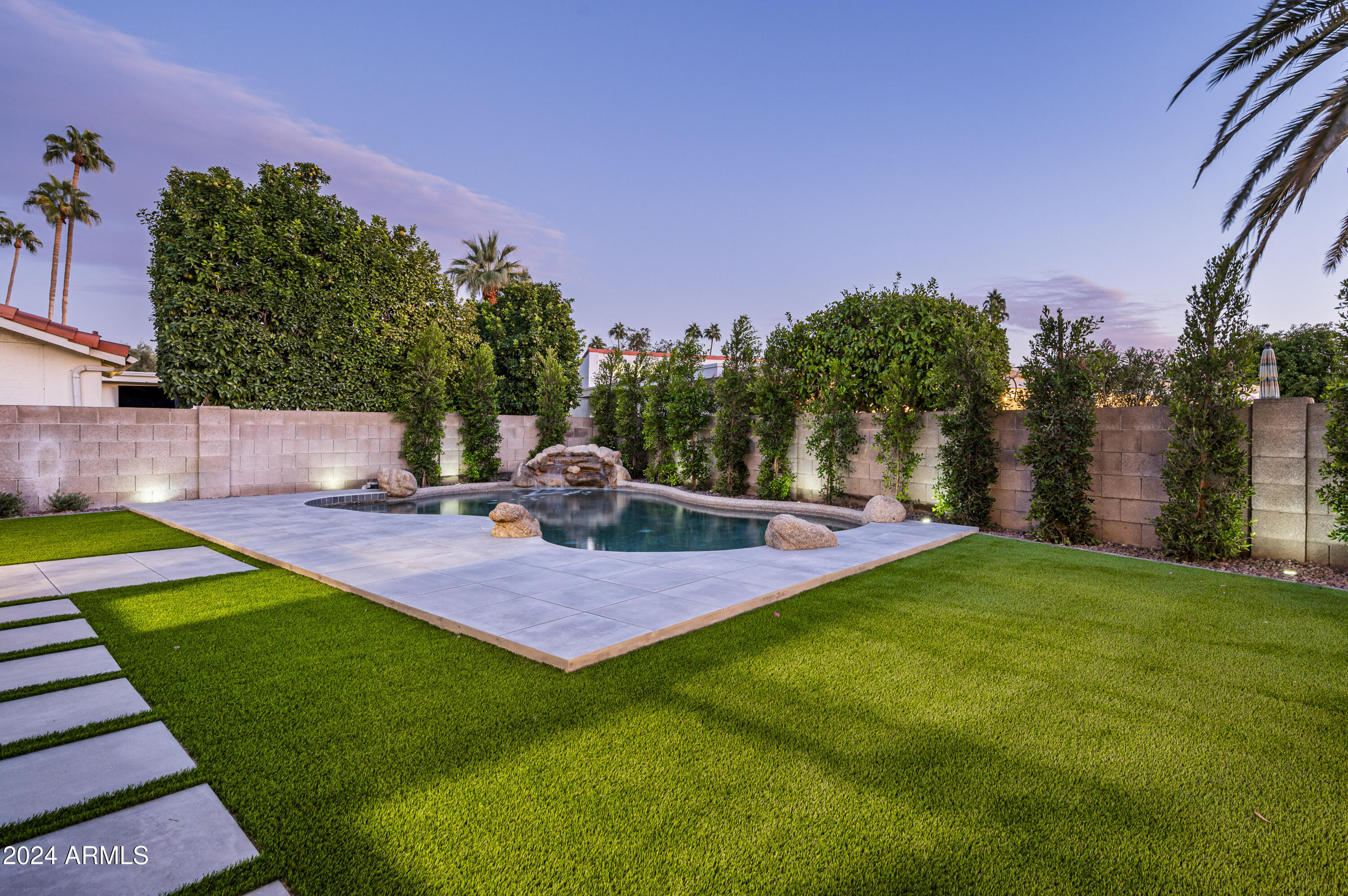 7511 E WOODSAGE Lane