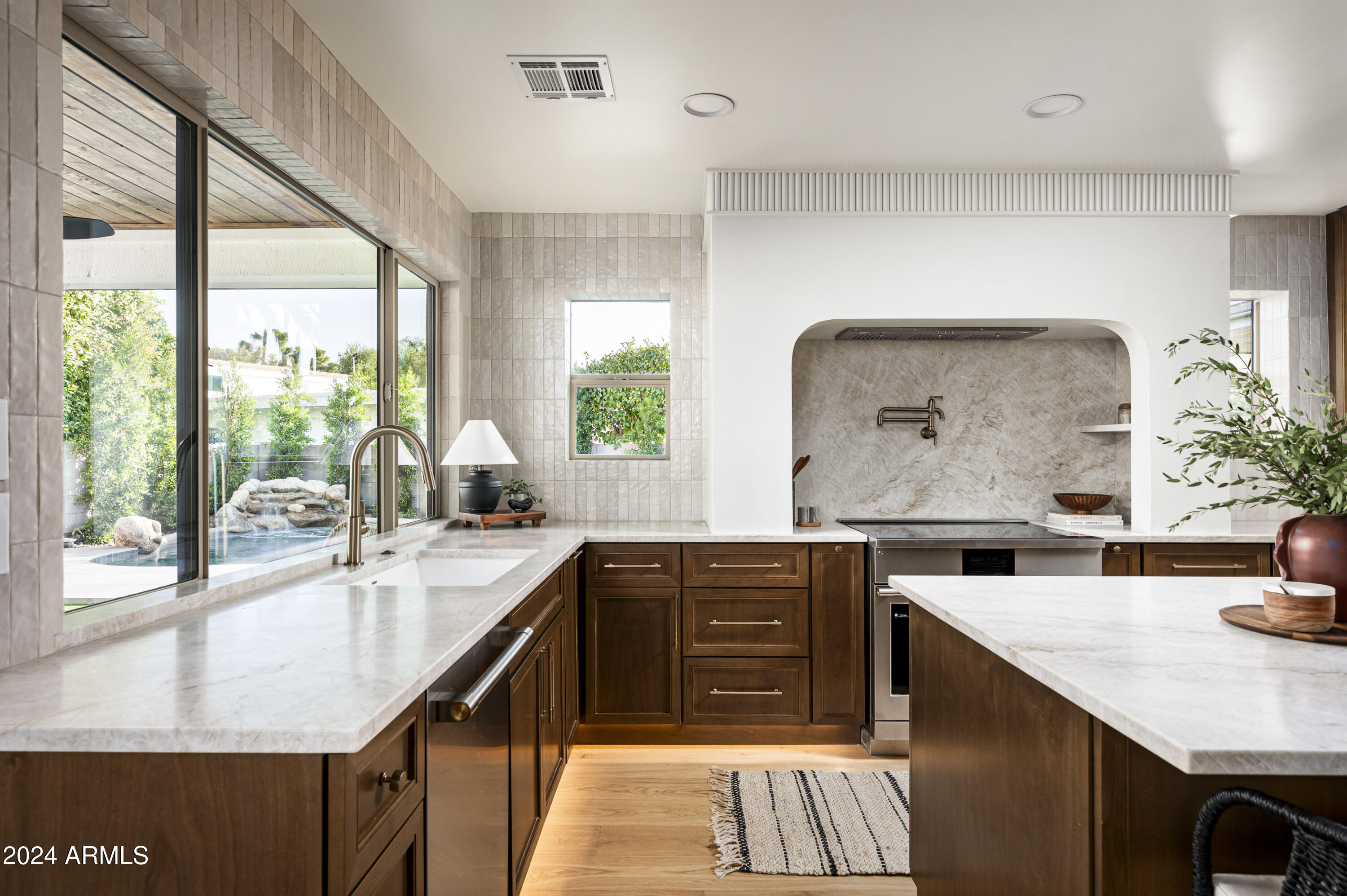 7511 E WOODSAGE Lane