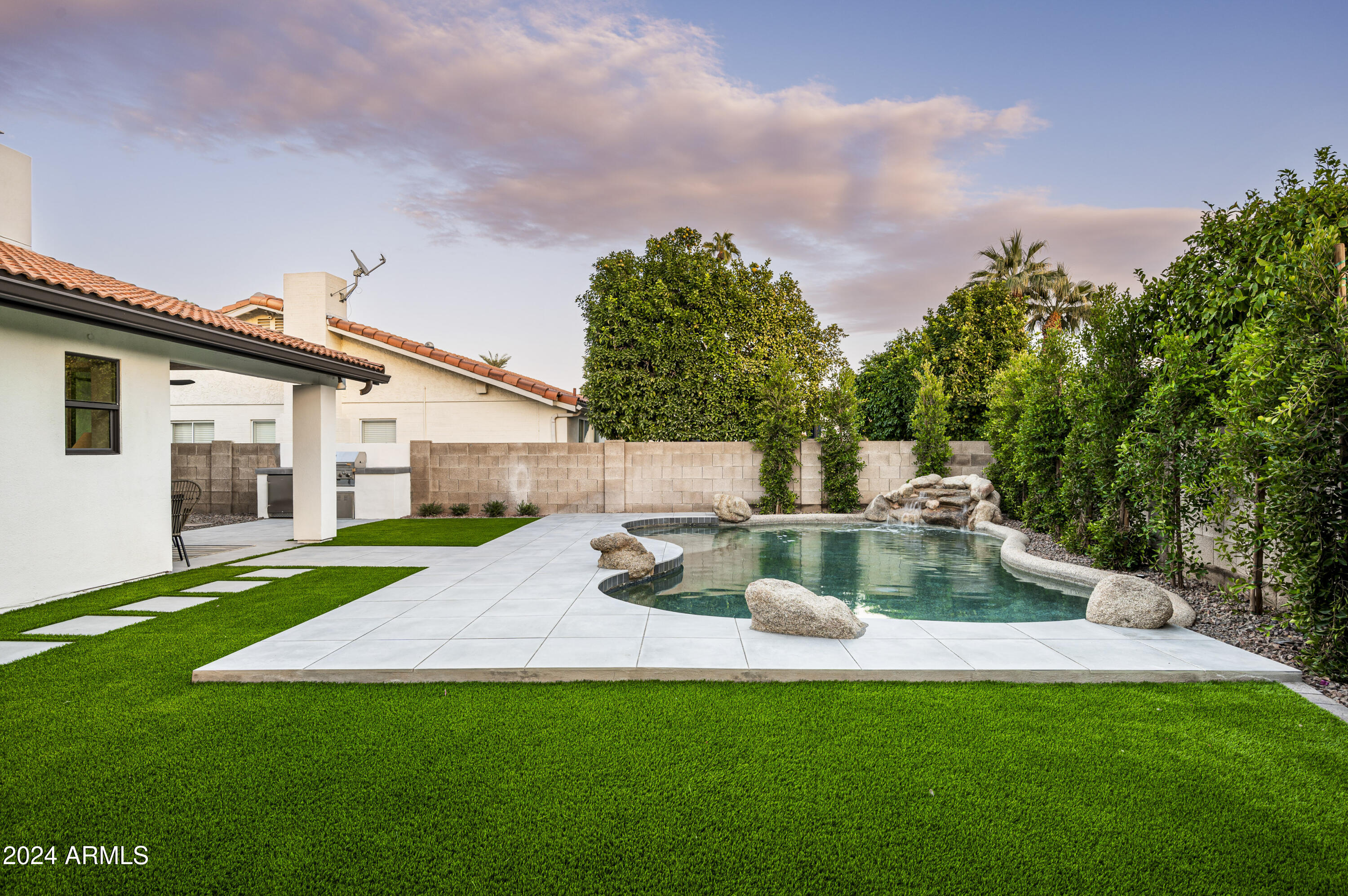 7511 E WOODSAGE Lane