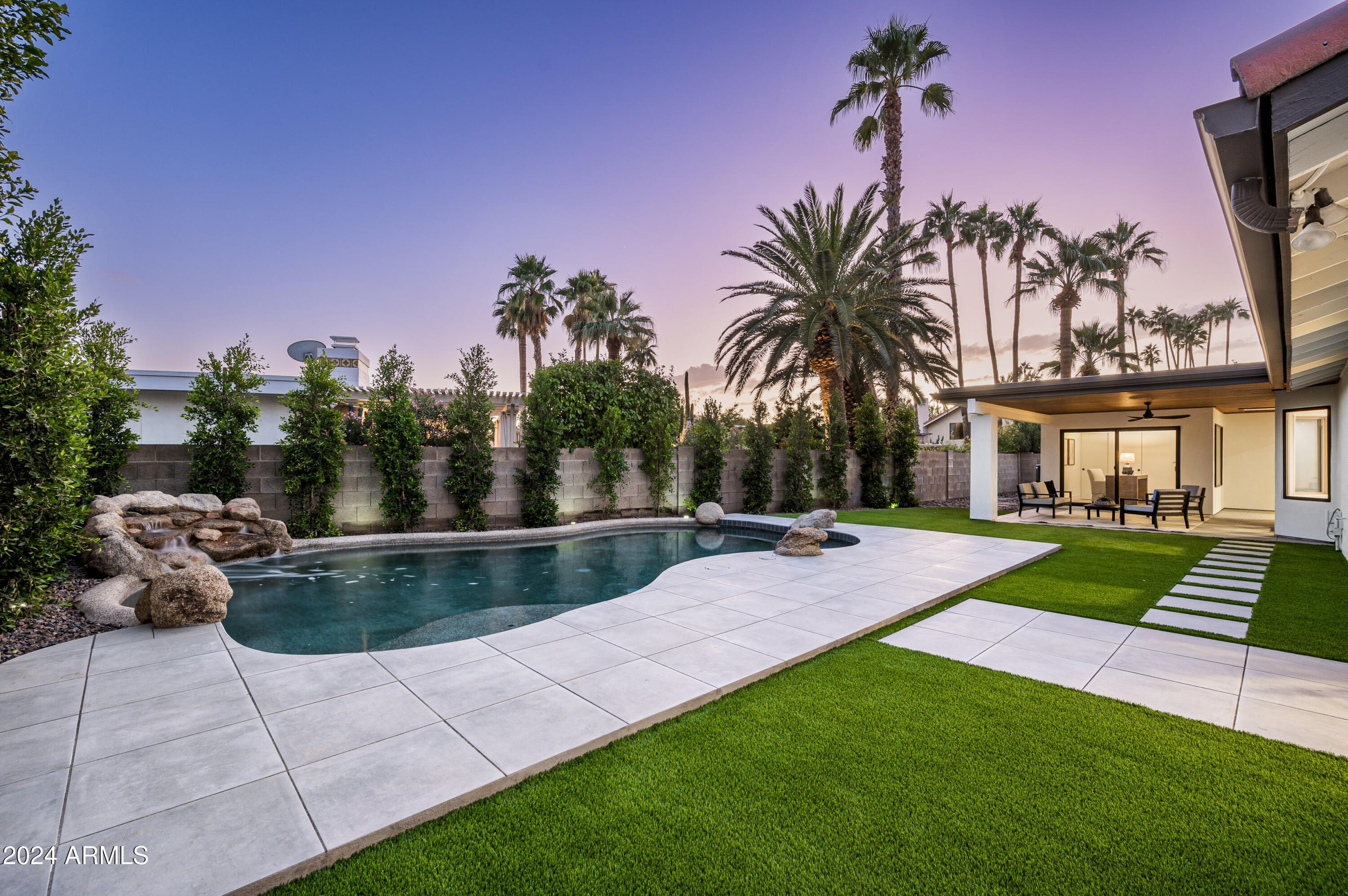 7511 E WOODSAGE Lane