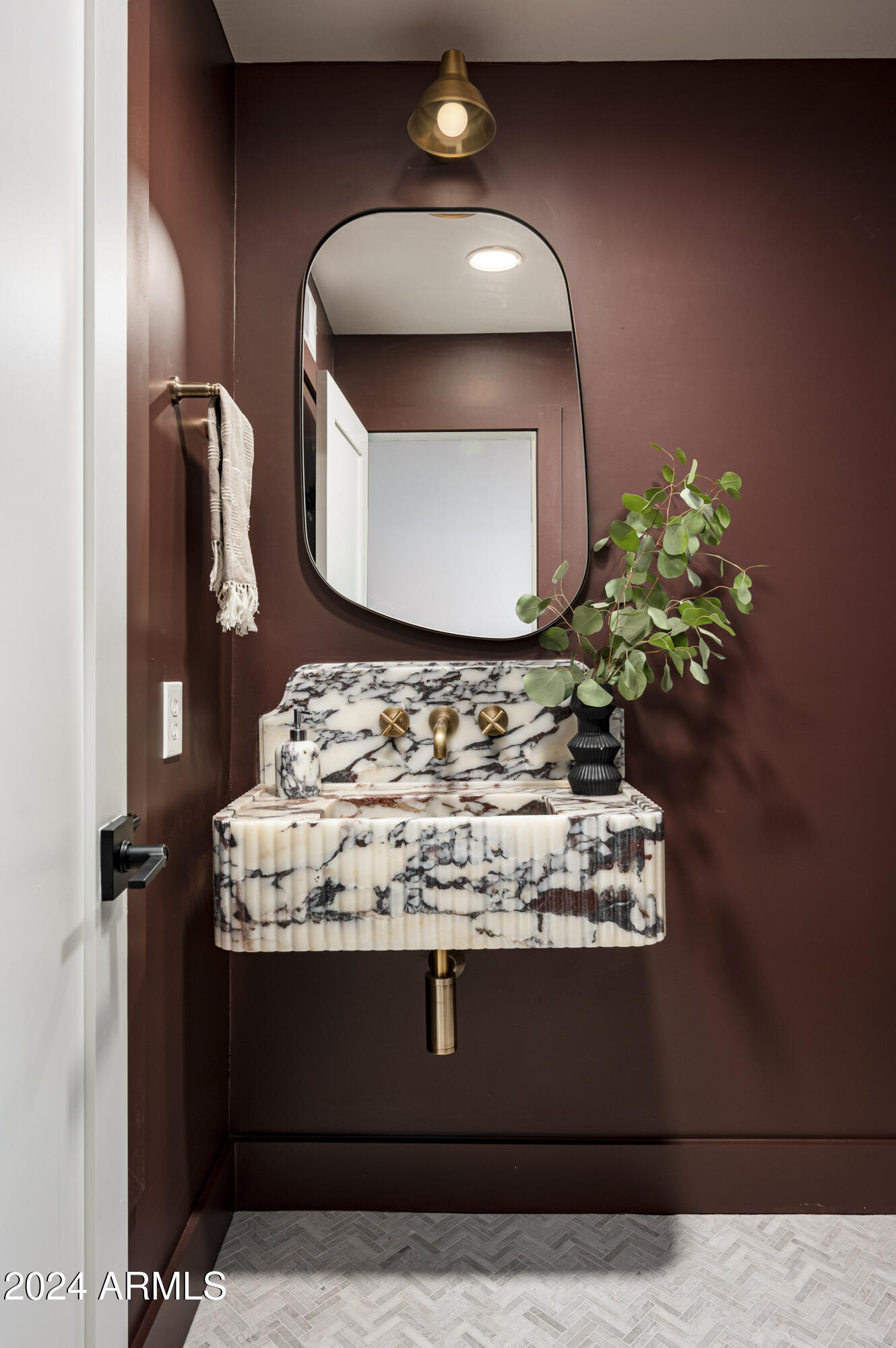 7511 E WOODSAGE Lane