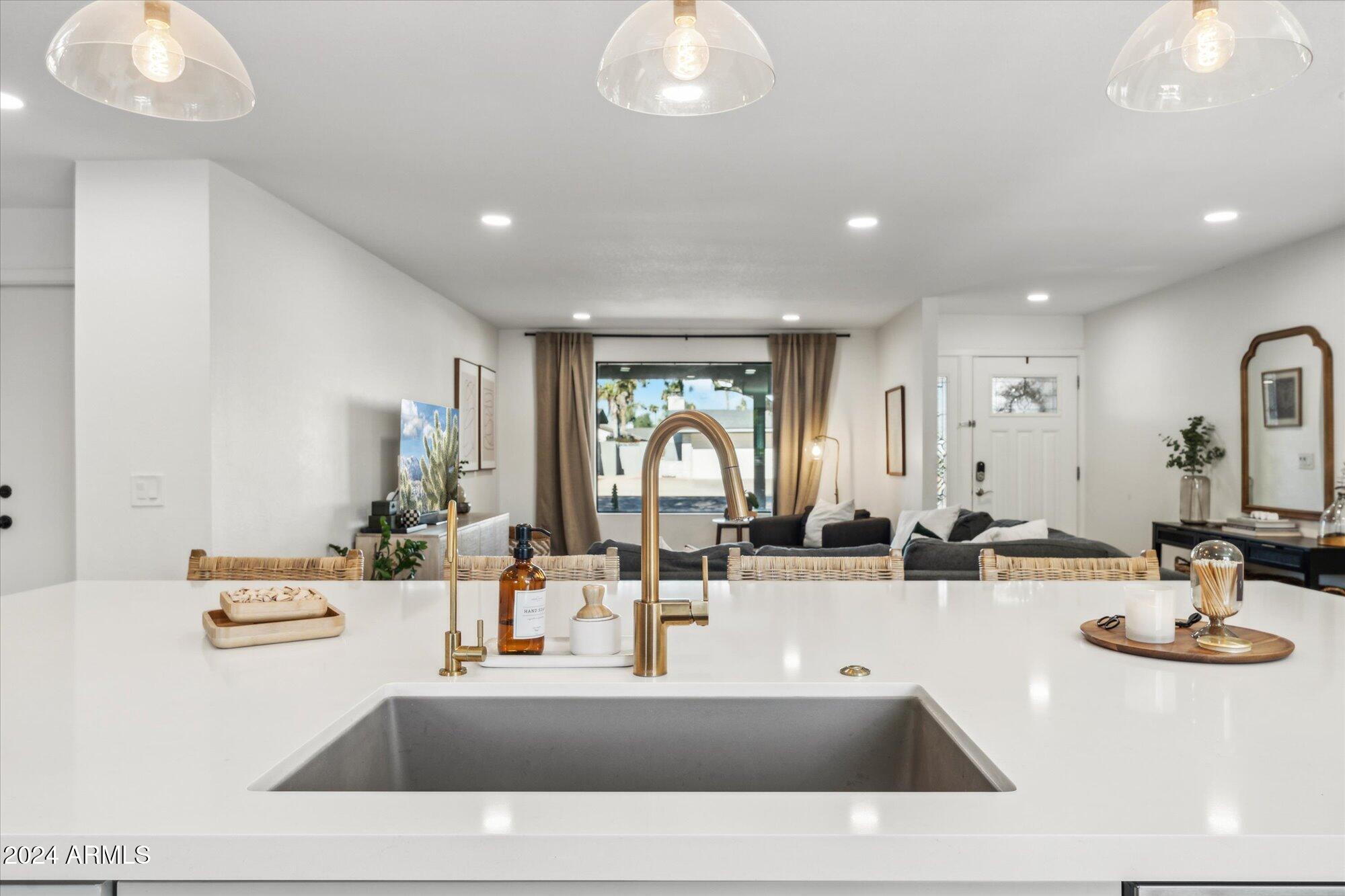 3927 E PARADISE Drive