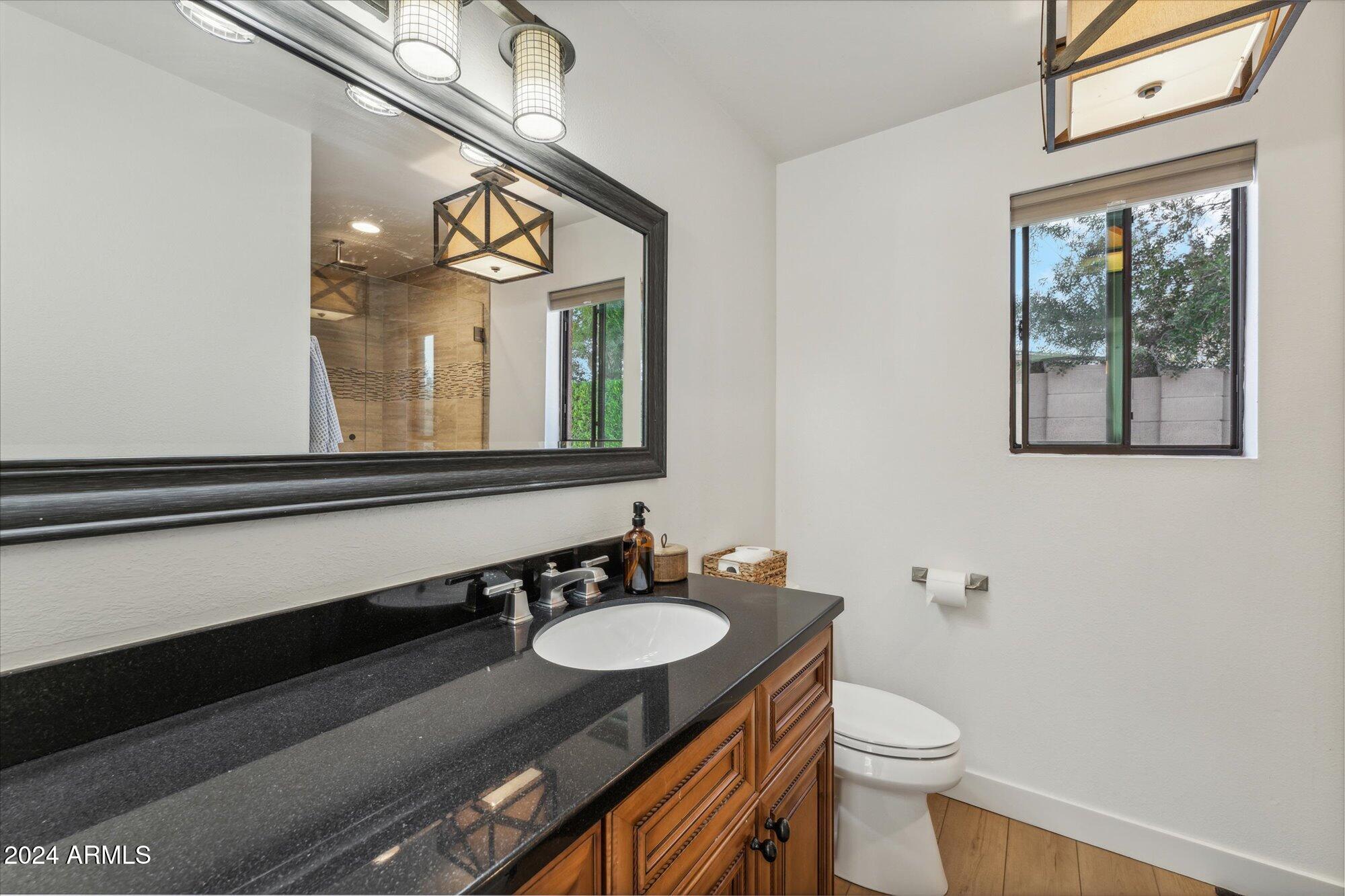 3927 E PARADISE Drive