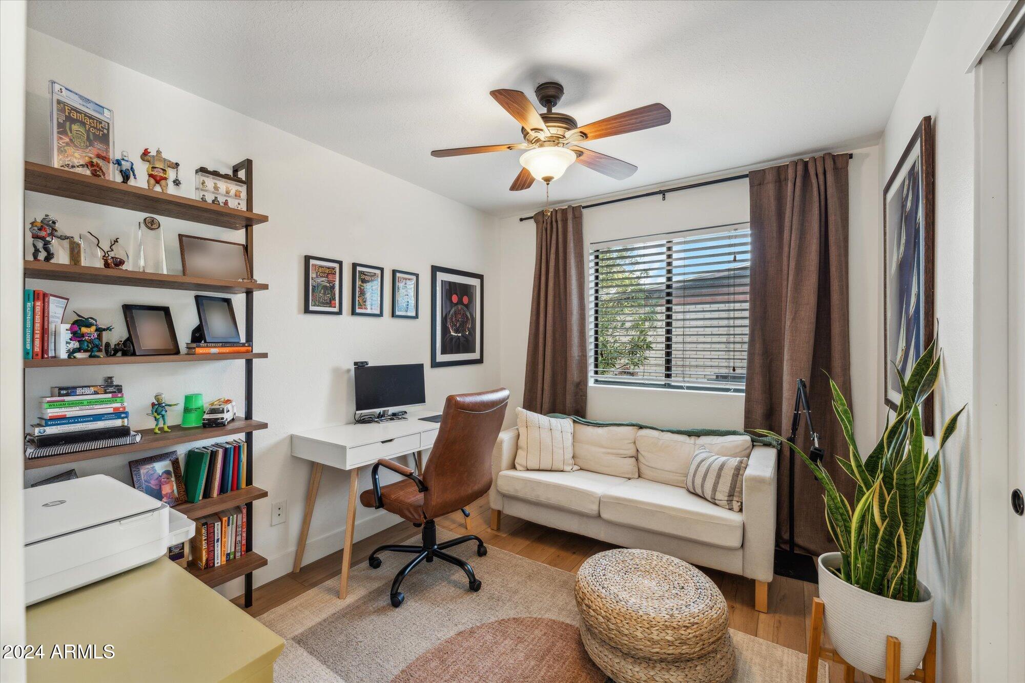 3927 E PARADISE Drive