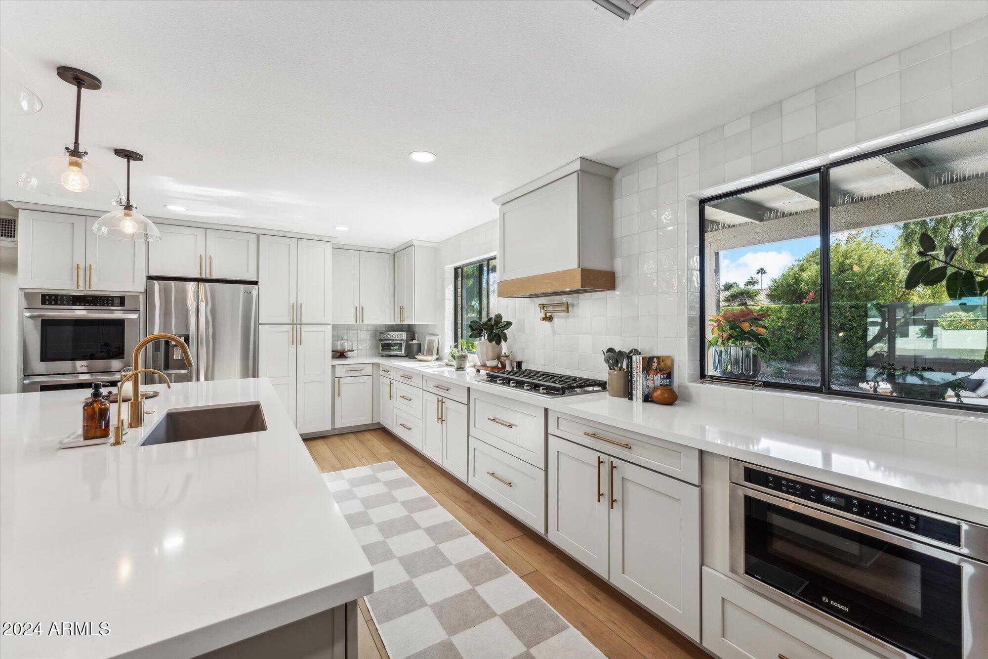 3927 E PARADISE Drive