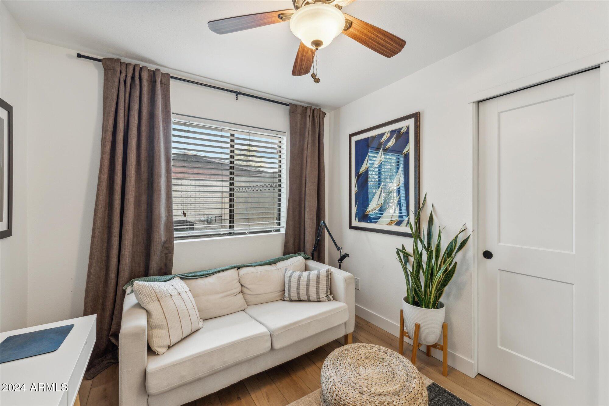 3927 E PARADISE Drive