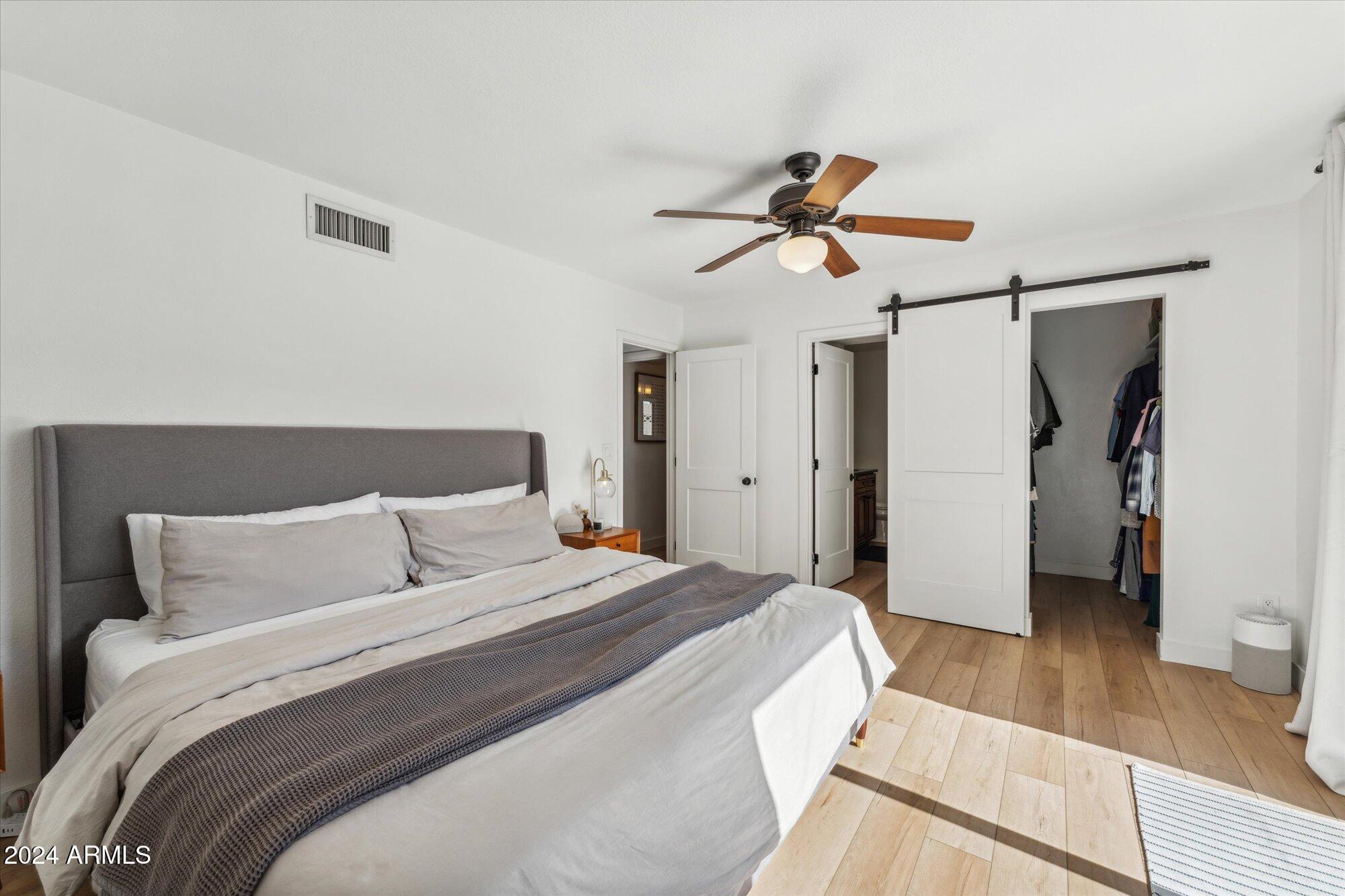 3927 E PARADISE Drive