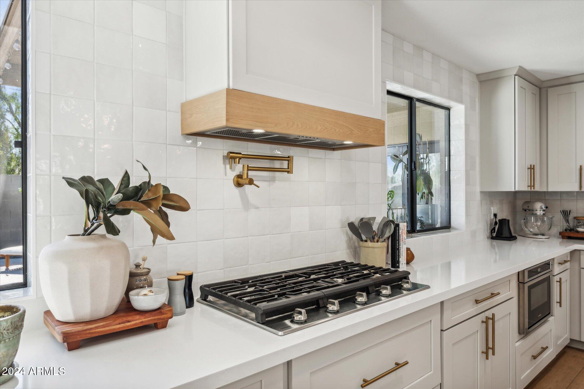 3927 E PARADISE Drive