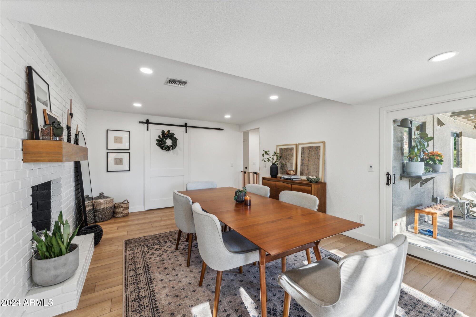 3927 E PARADISE Drive