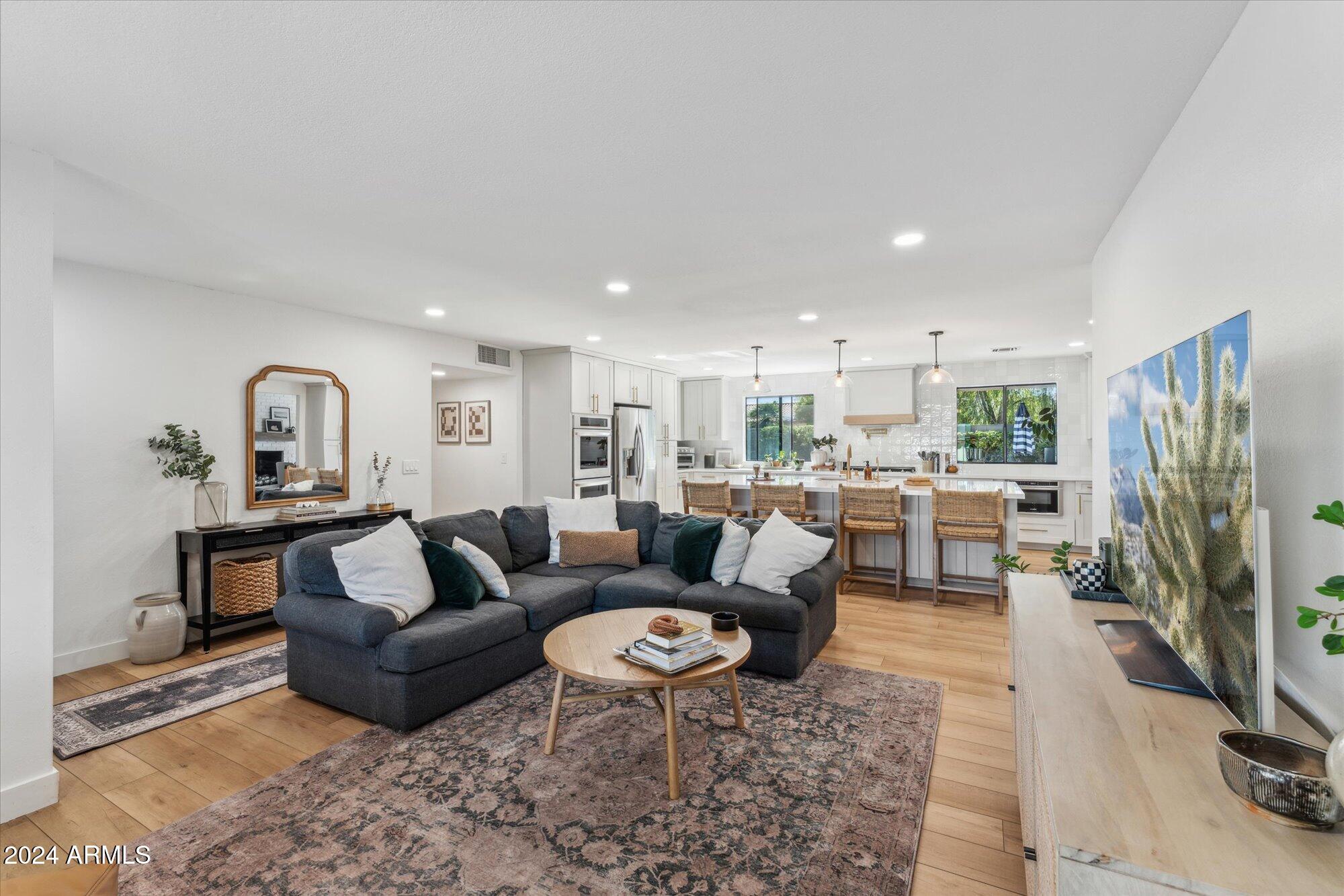 3927 E PARADISE Drive