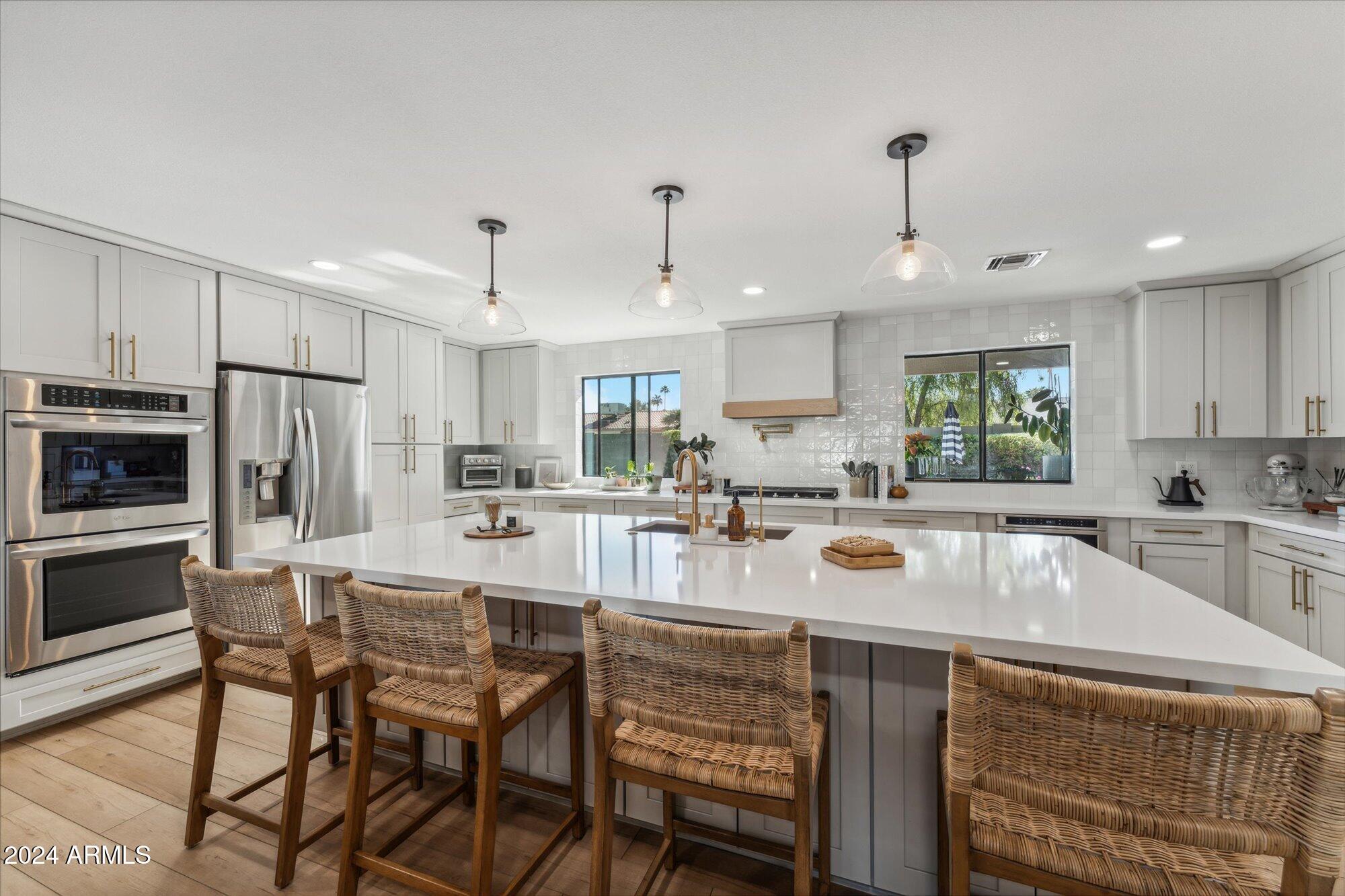 3927 E PARADISE Drive