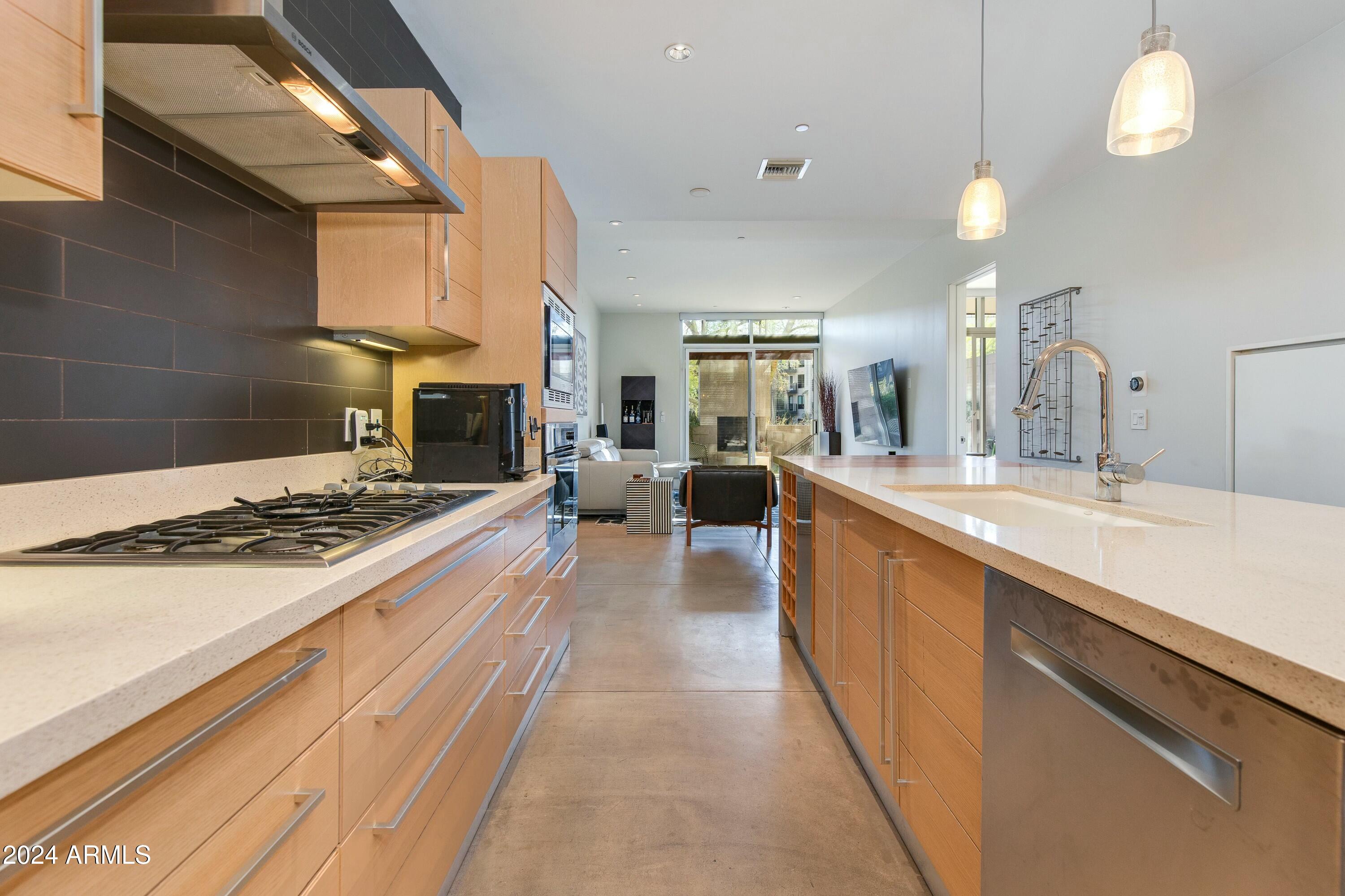 4737 N SCOTTSDALE Road Unit: 1007