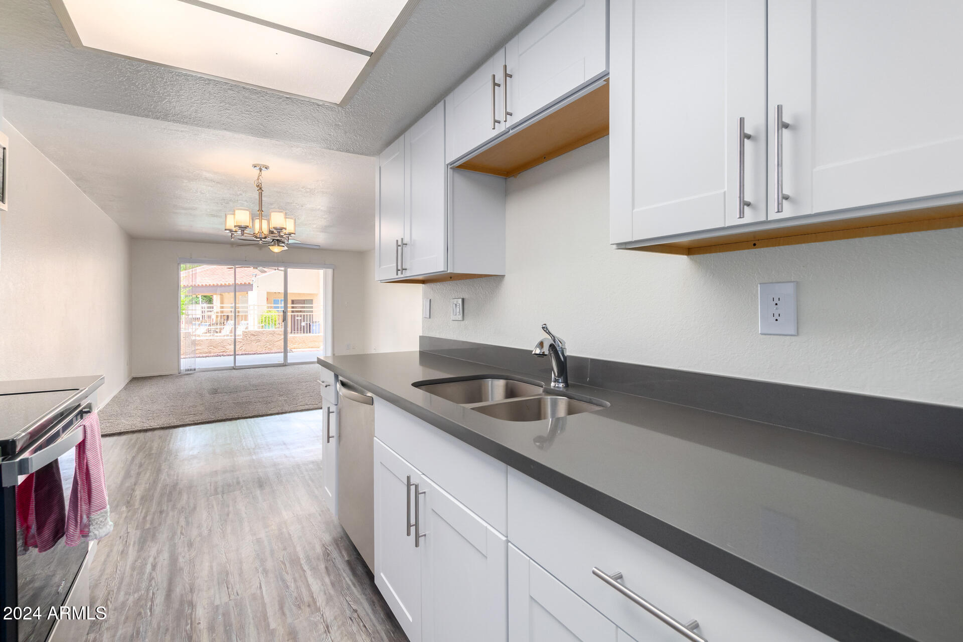 11048 N 28TH Drive, 145