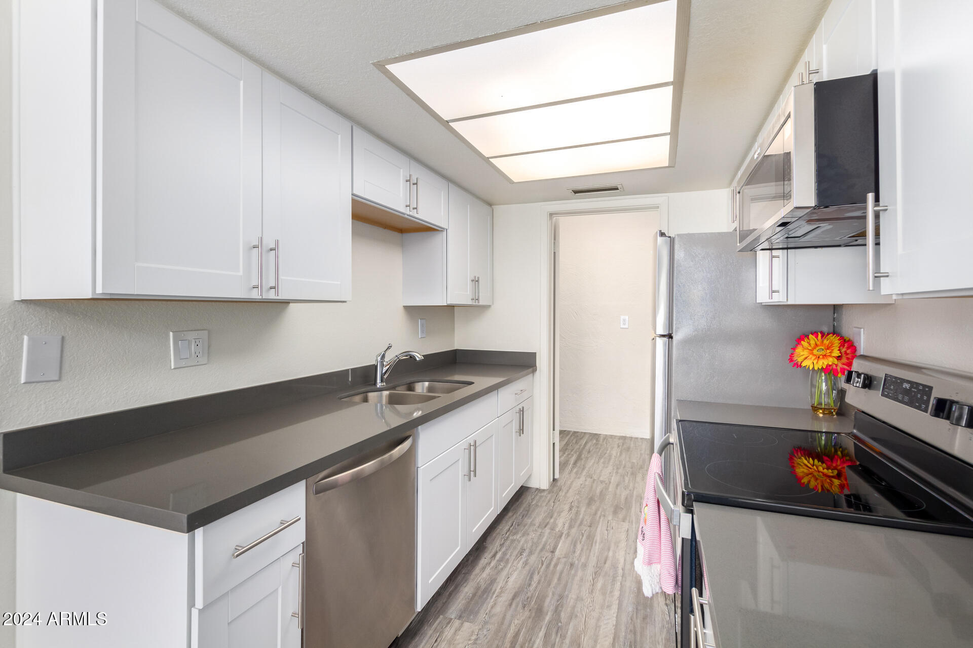 11048 N 28TH Drive, 145