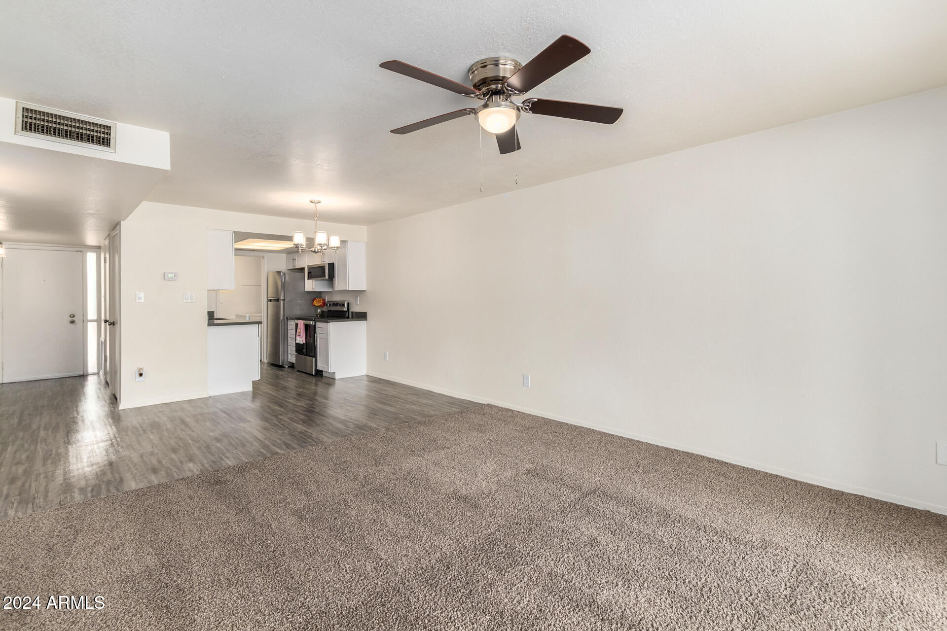 11048 N 28TH Drive, 145