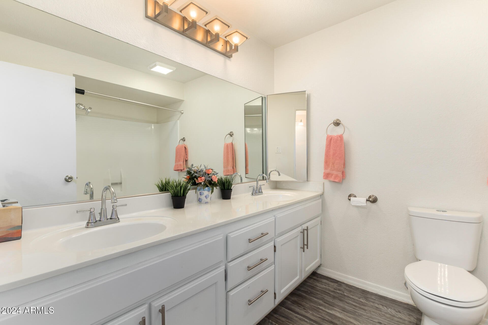 11048 N 28TH Drive, 145