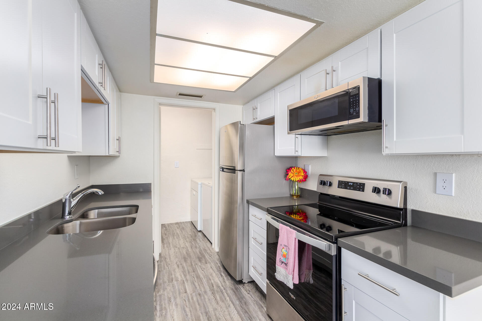 11048 N 28TH Drive, 145