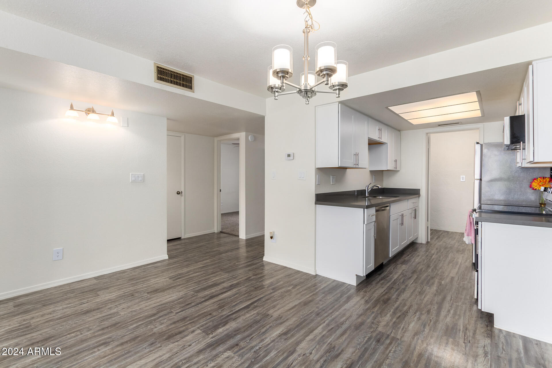 11048 N 28TH Drive, 145