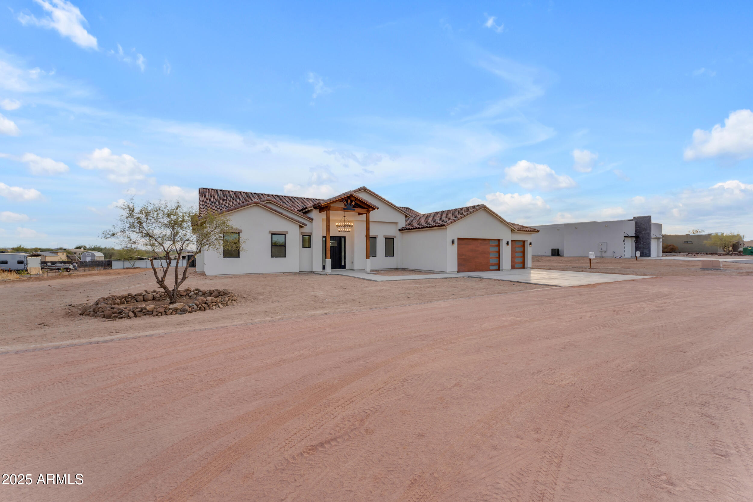 433 W Saddle Mountain Road