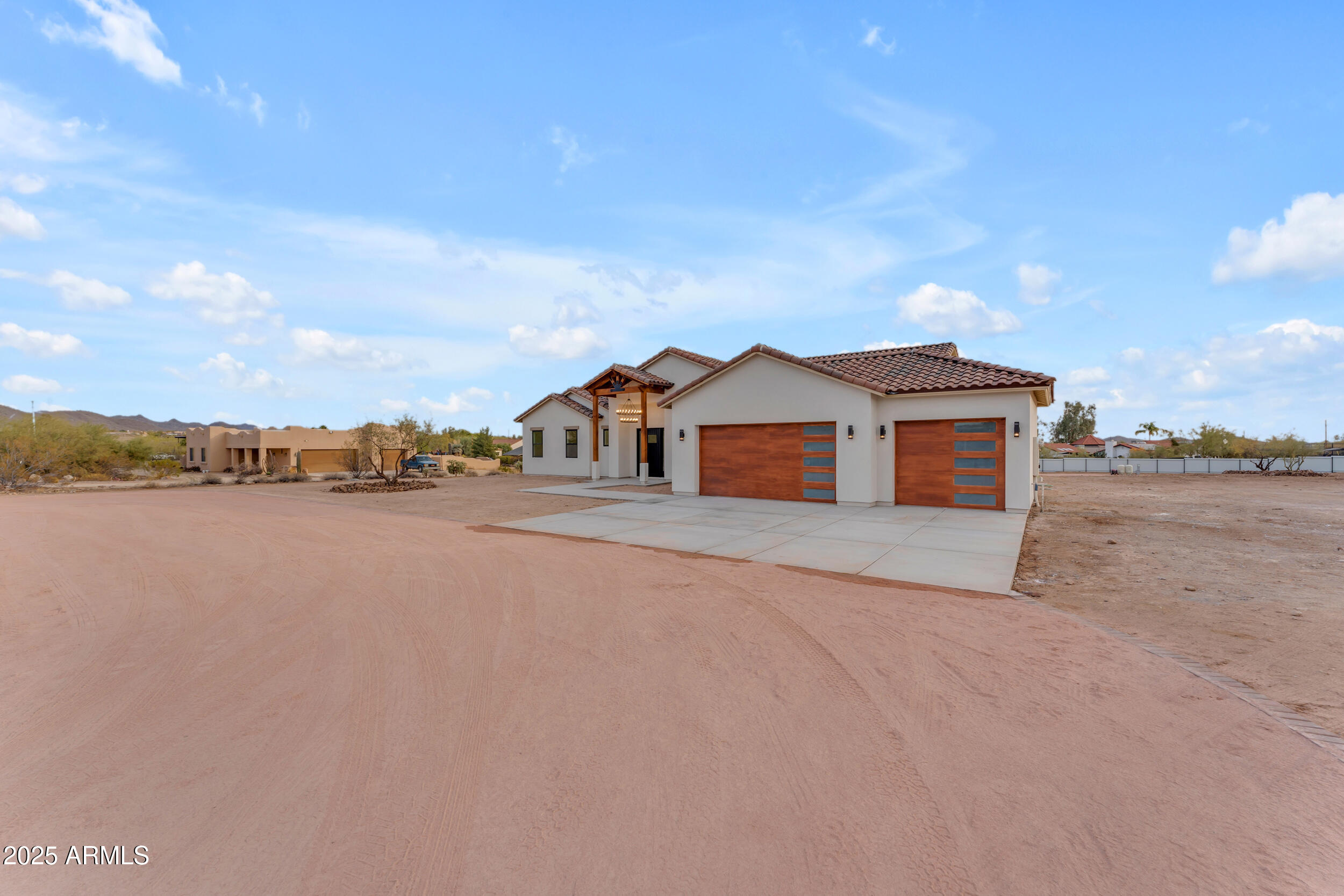 433 W Saddle Mountain Road