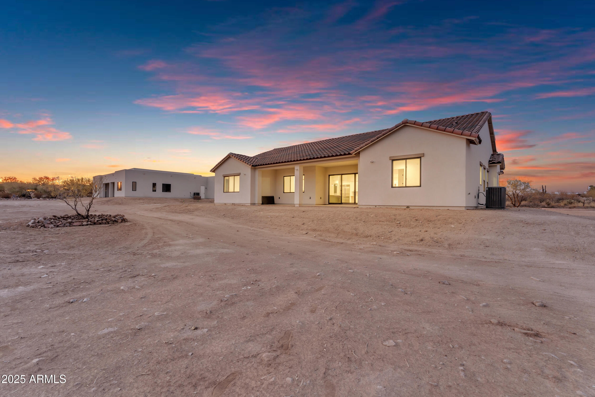 433 W Saddle Mountain Road