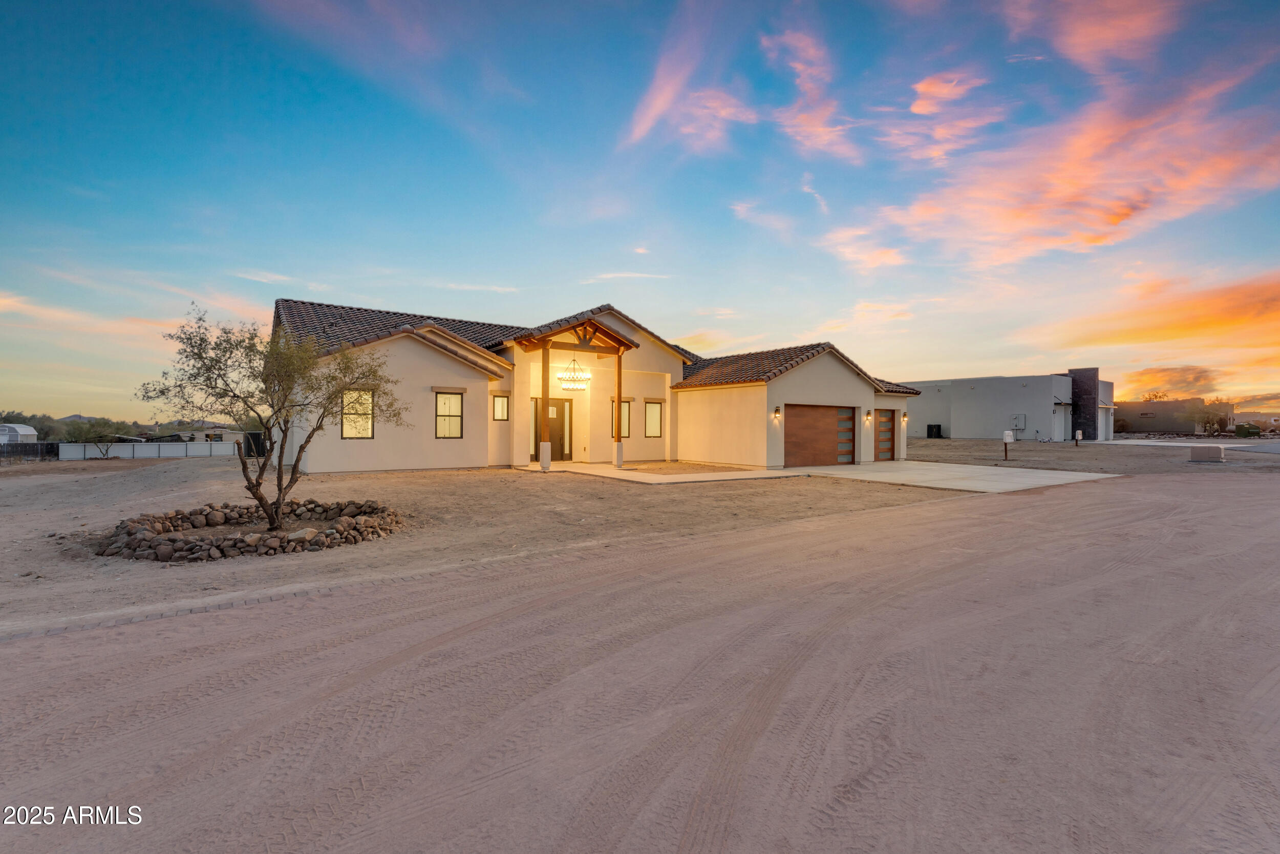 433 W Saddle Mountain Road