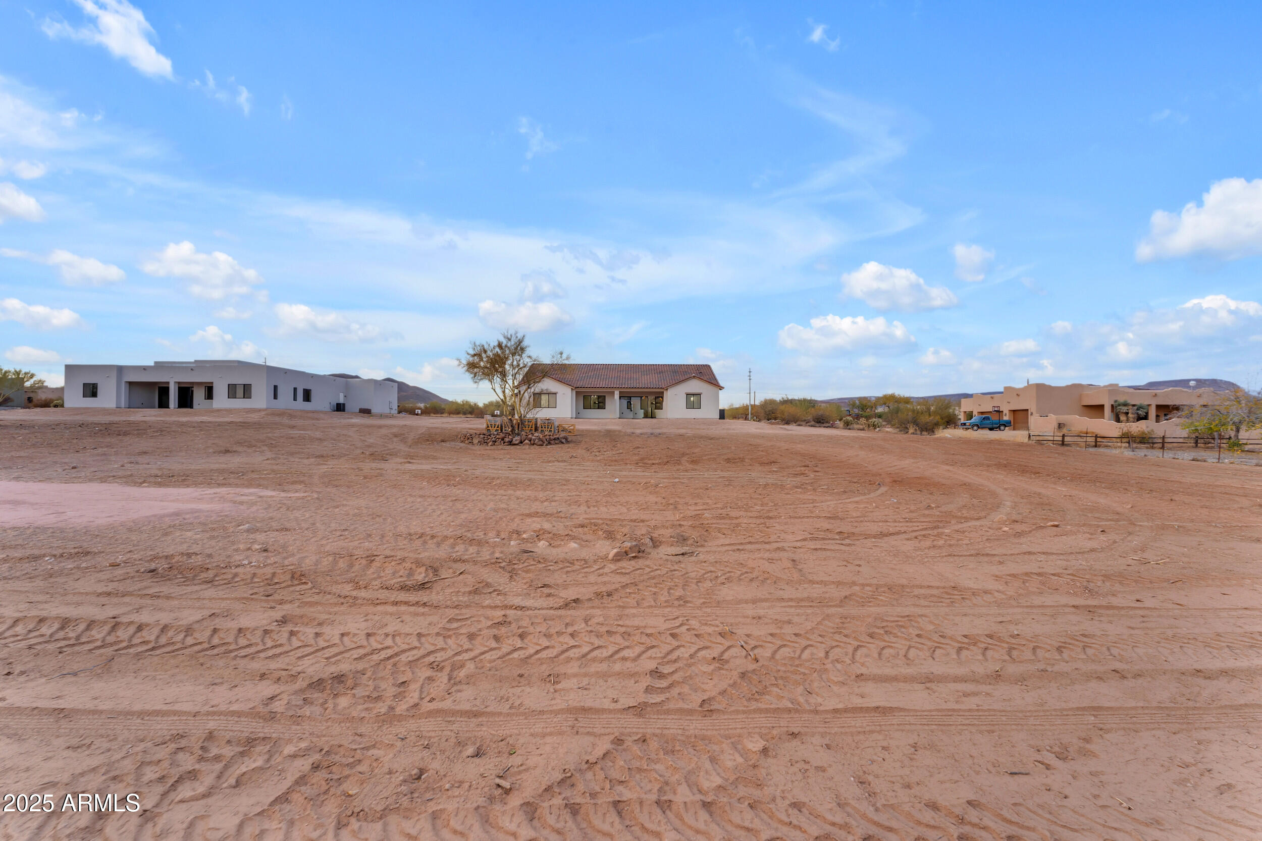 433 W Saddle Mountain Road