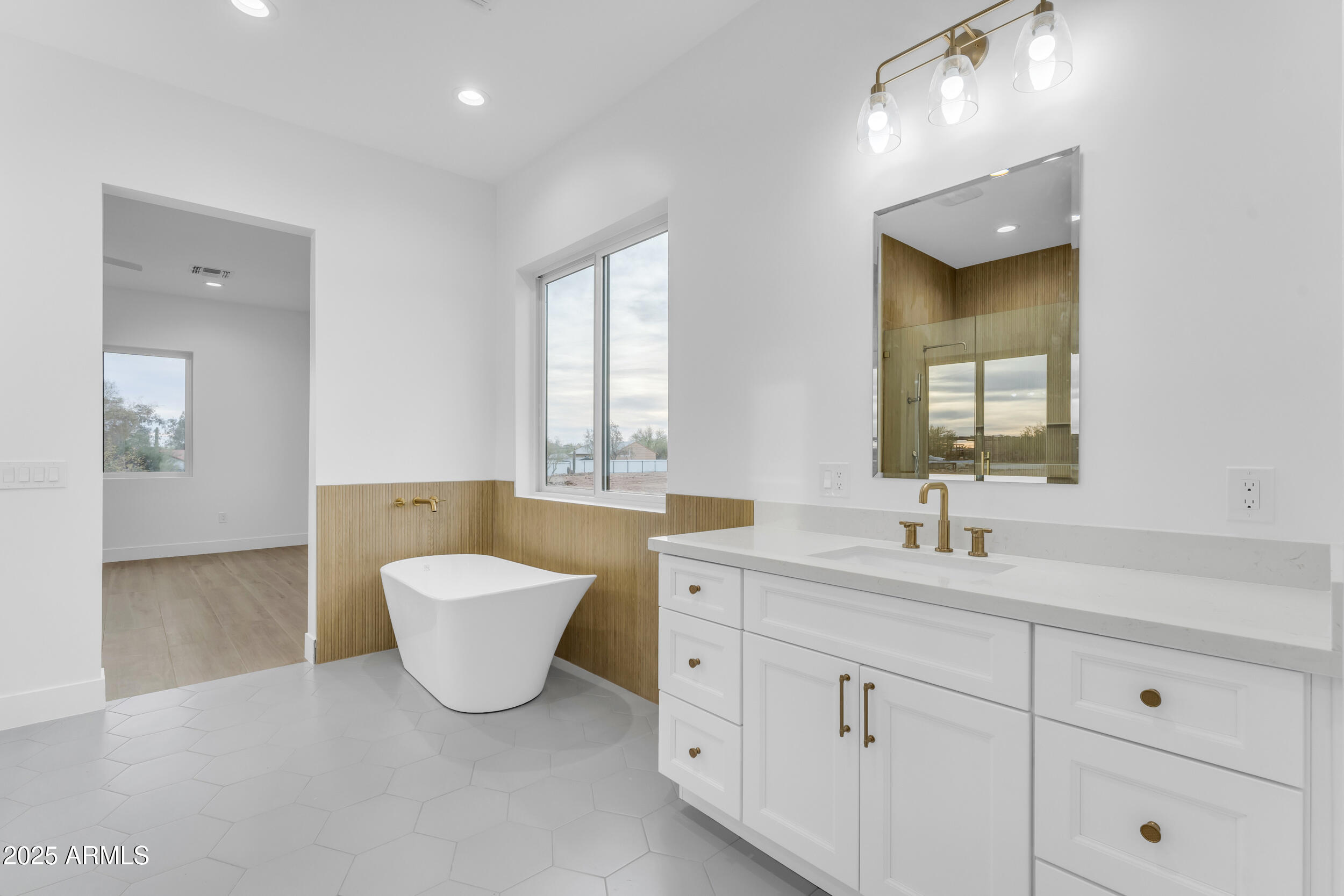 433 W Saddle Mountain Road