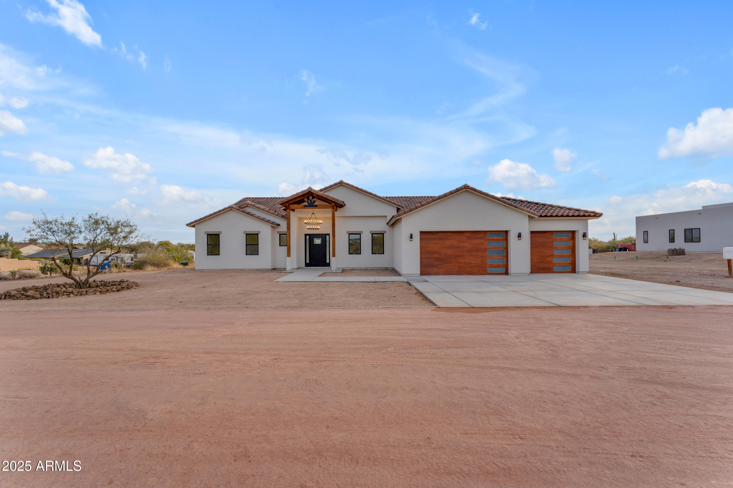 433 W Saddle Mountain Road