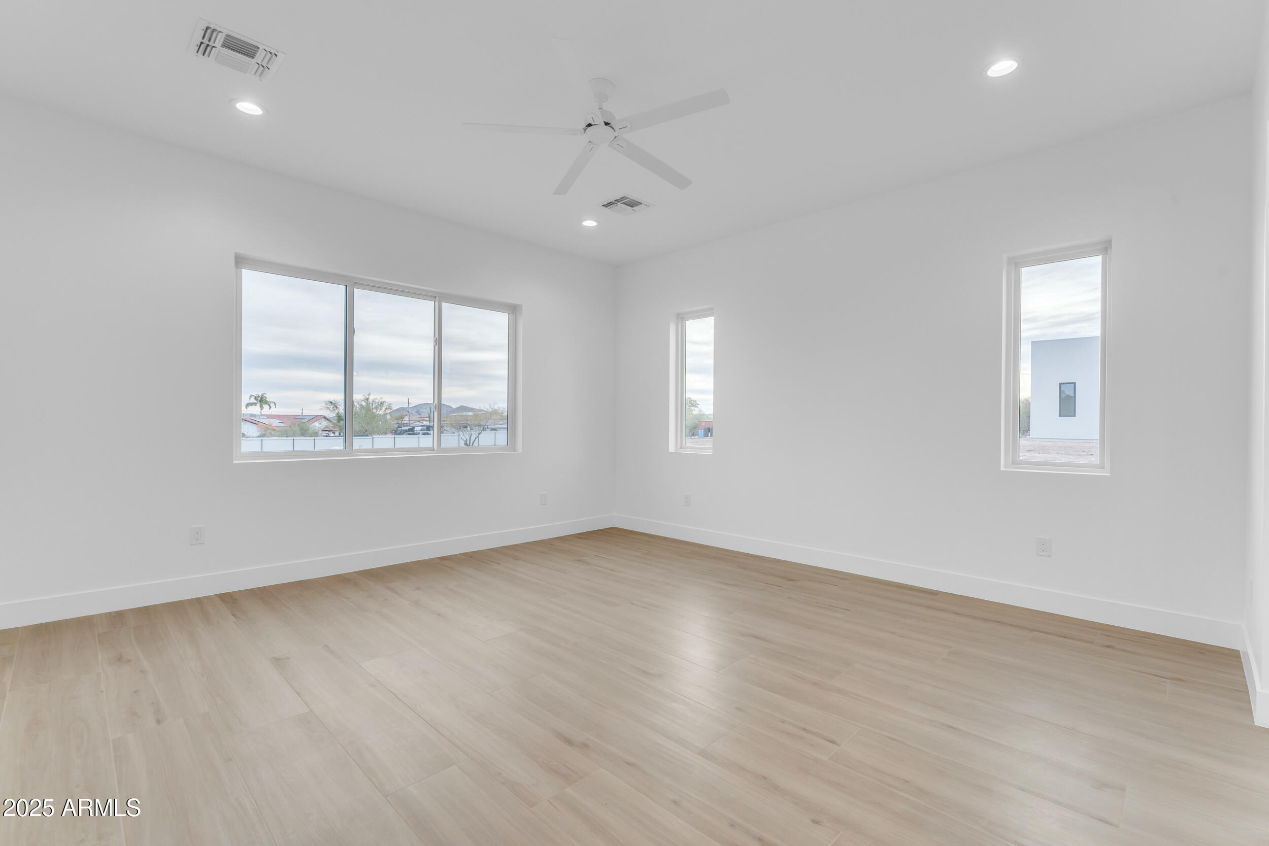 433 W Saddle Mountain Road