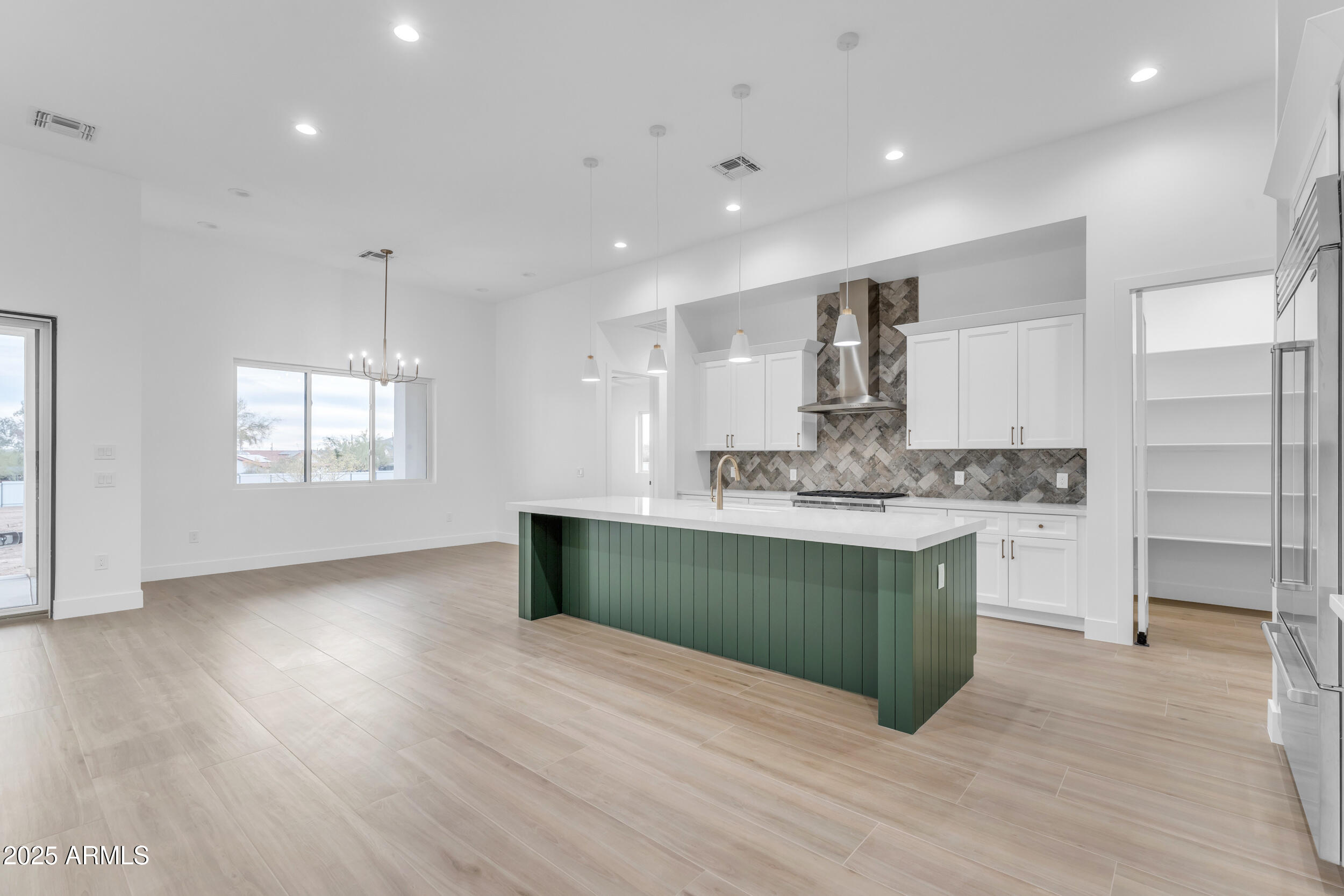 433 W Saddle Mountain Road