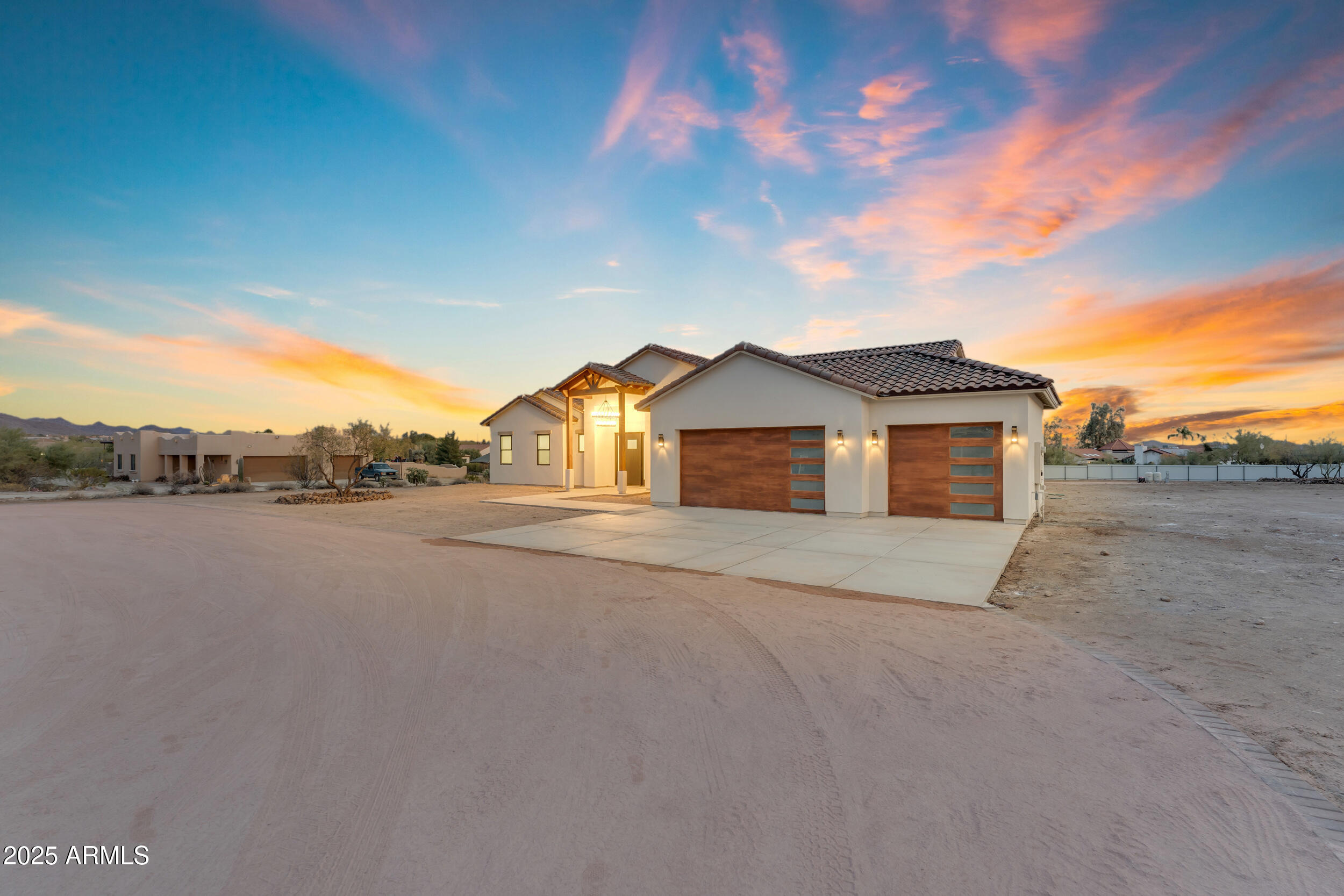 433 W Saddle Mountain Road