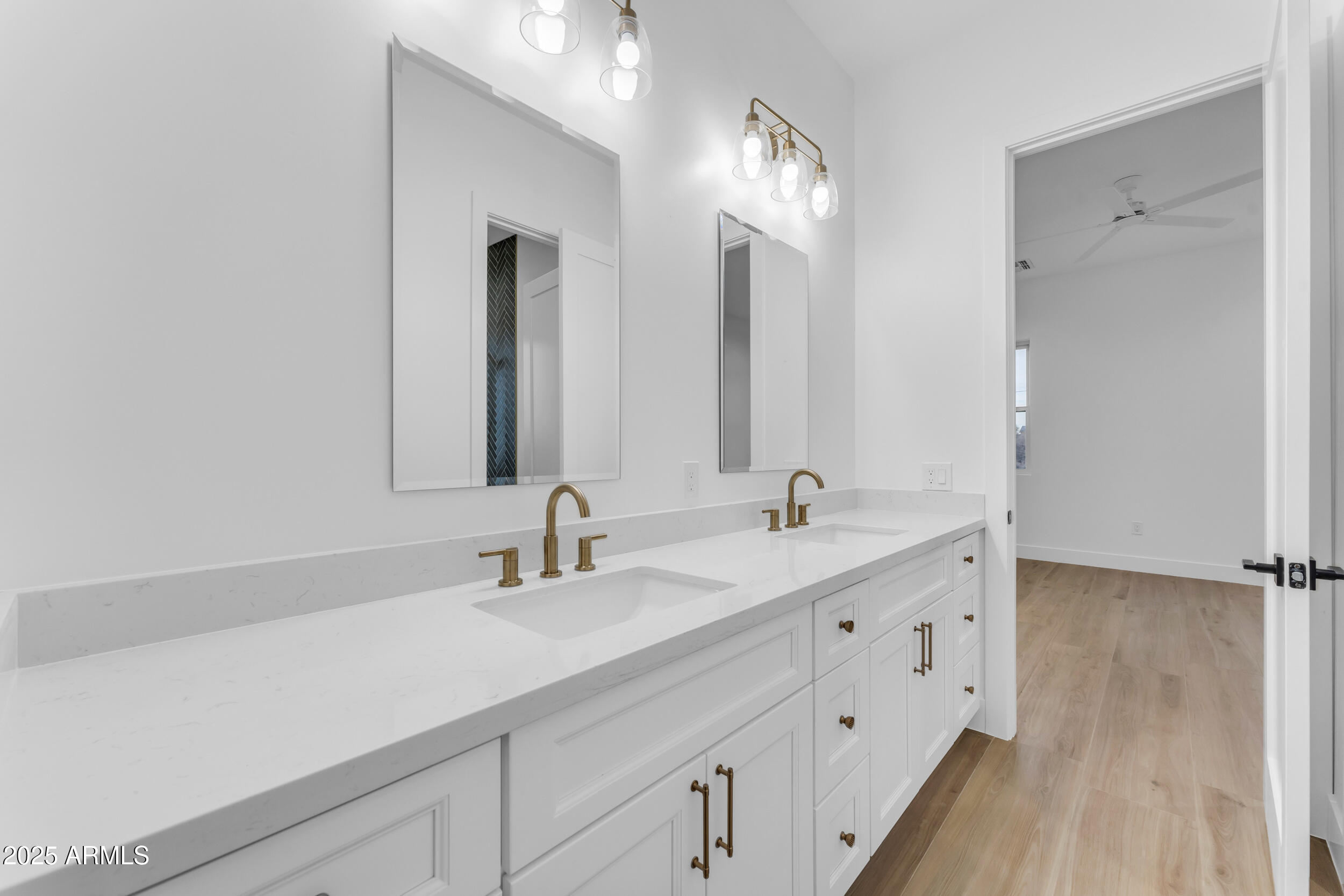 433 W Saddle Mountain Road