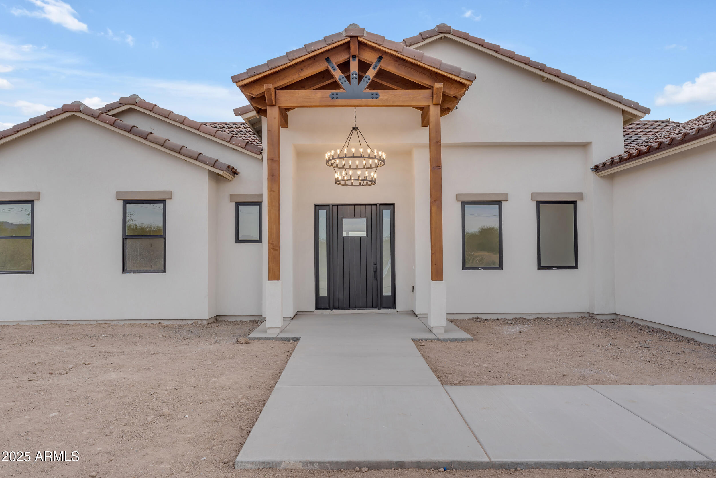 433 W Saddle Mountain Road