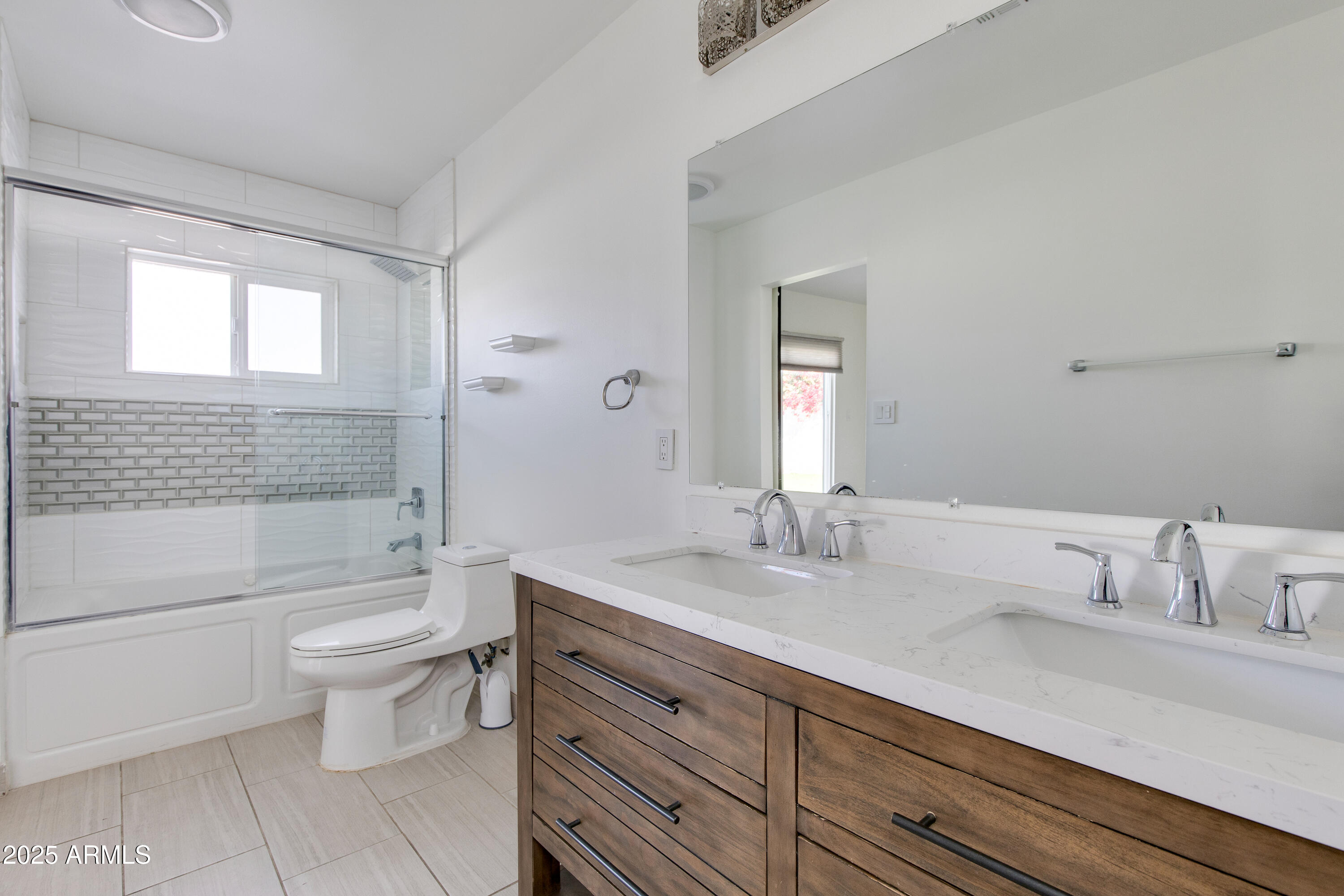 8224 E VIRGINIA Avenue