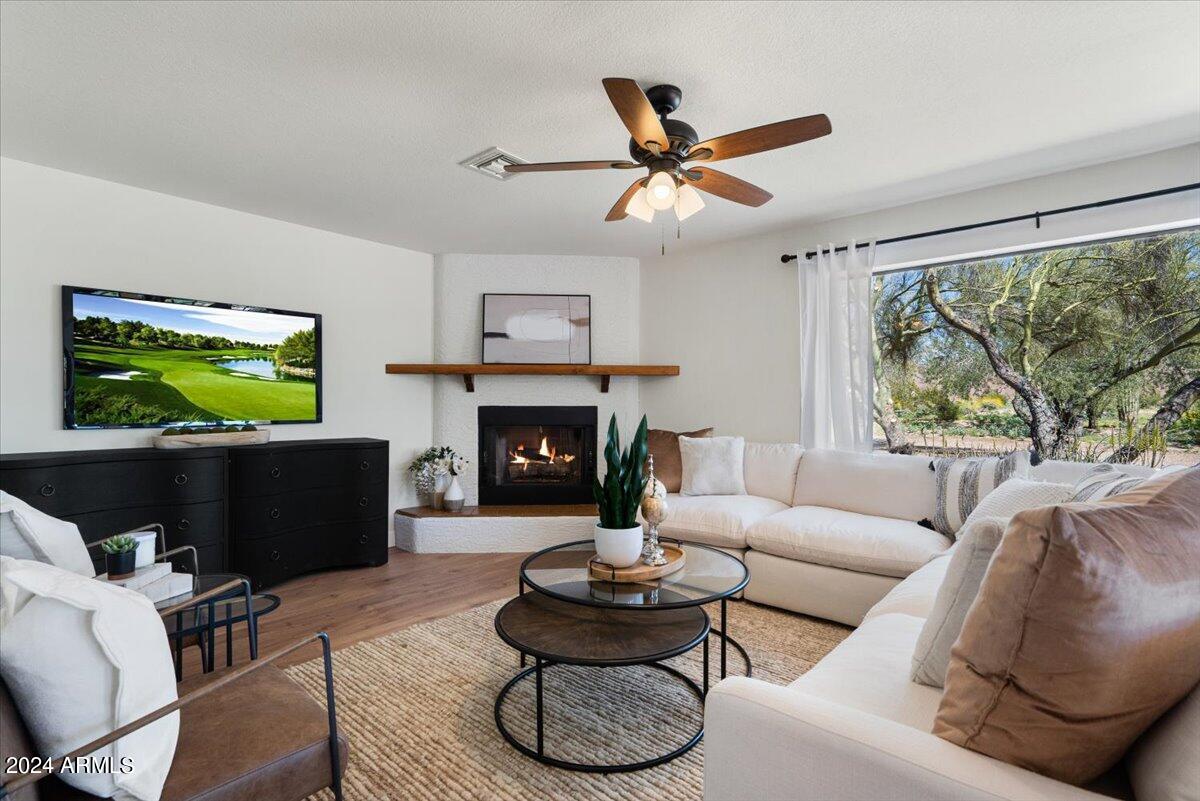 22419 N LOS CABALLOS Drive