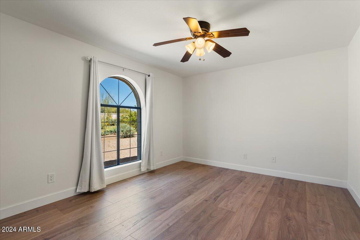 22419 N LOS CABALLOS Drive