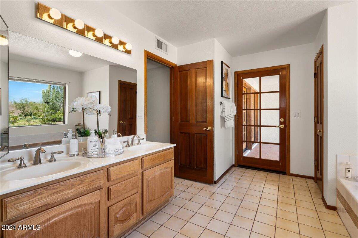 22419 N LOS CABALLOS Drive