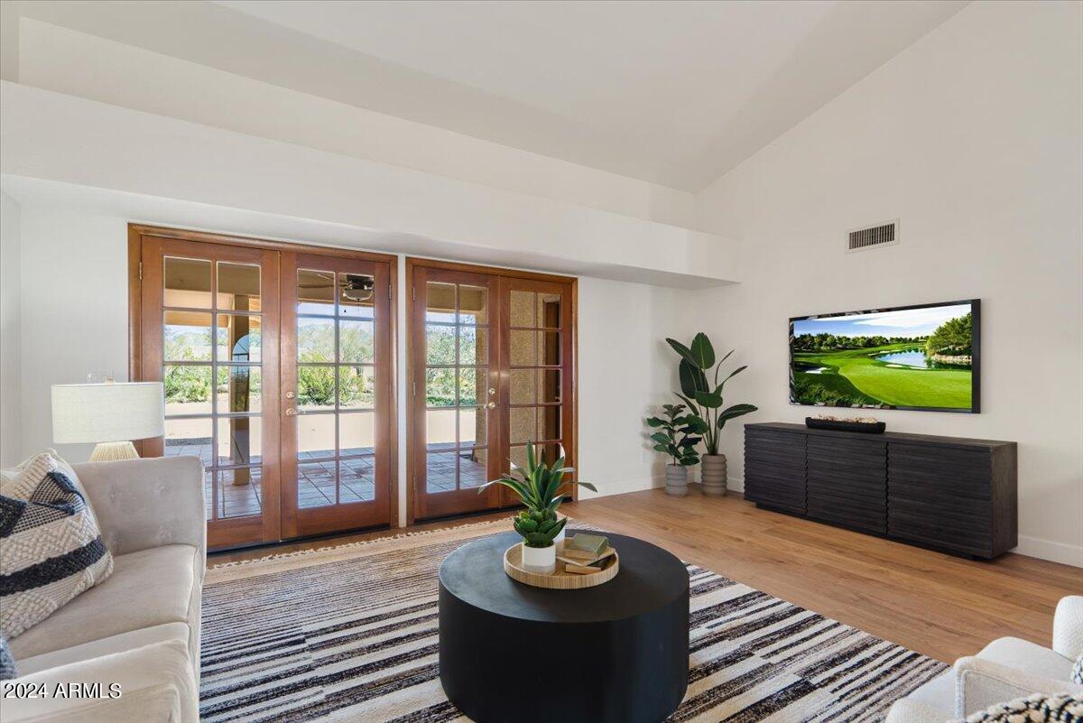 22419 N LOS CABALLOS Drive