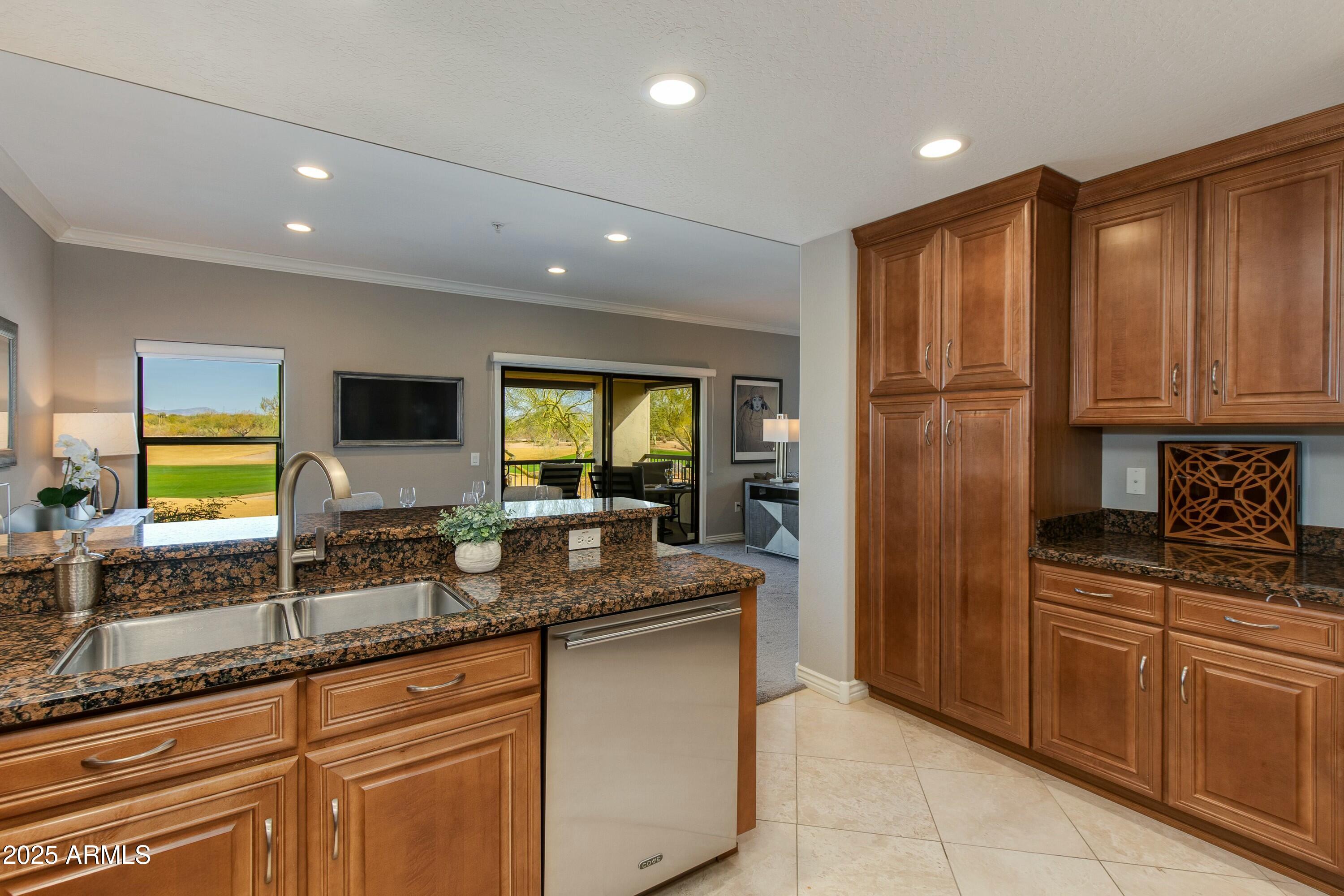 21320 N 56TH Street, 2043