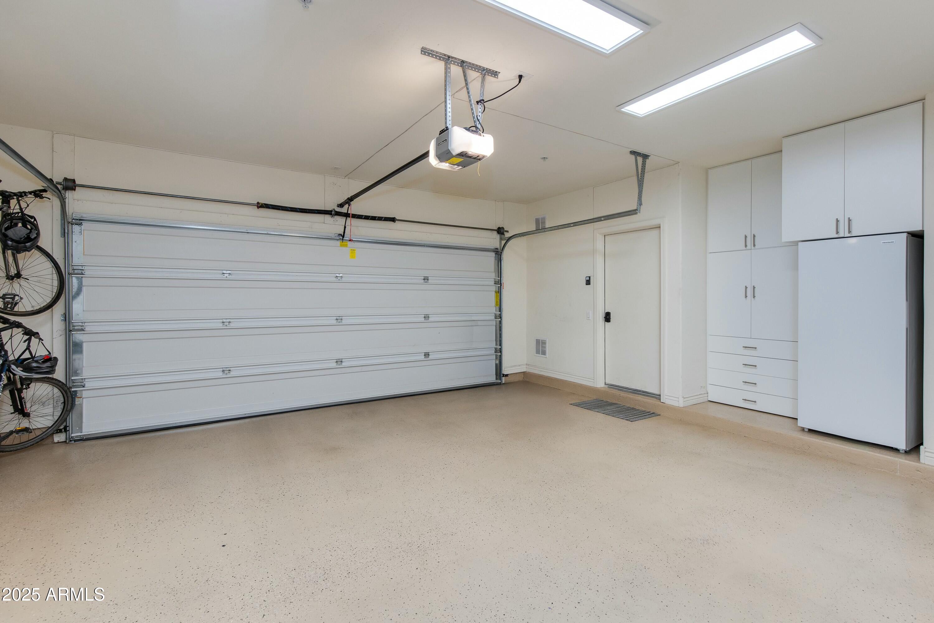 21320 N 56TH Street, 2043
