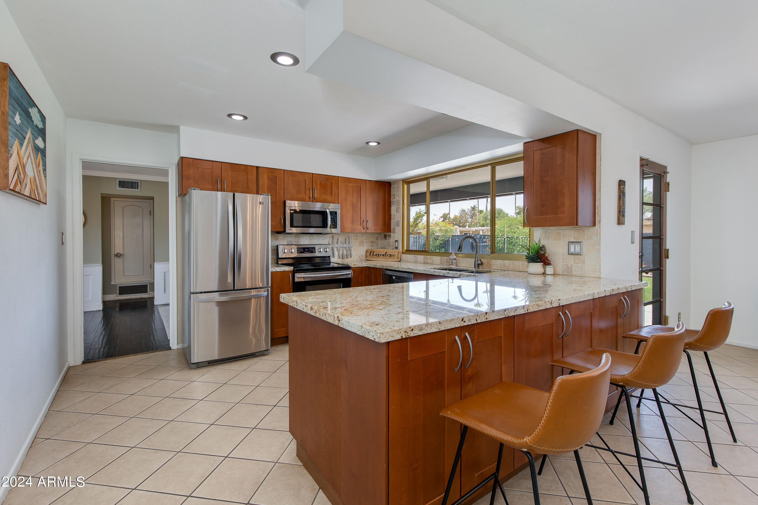 2011 E LA JOLLA Drive