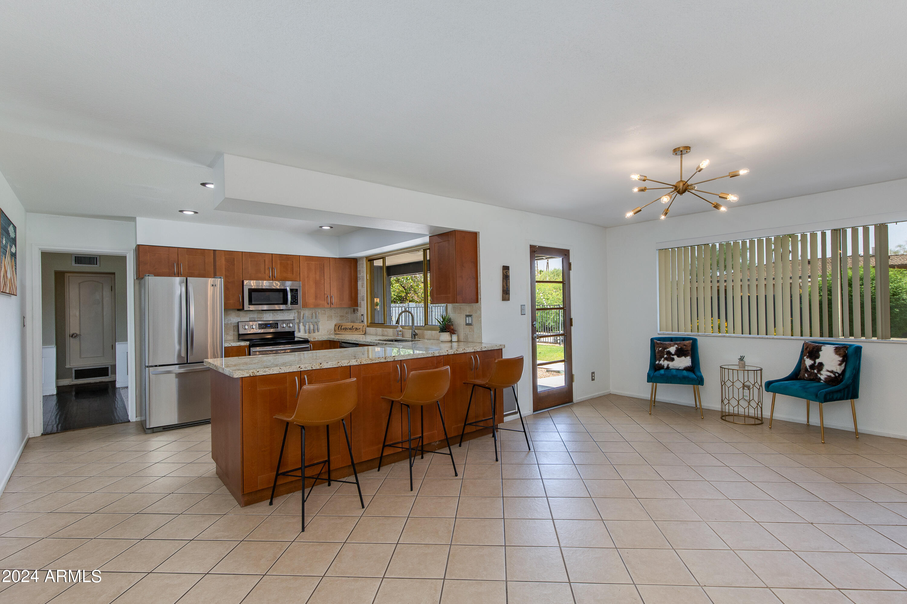 2011 E LA JOLLA Drive