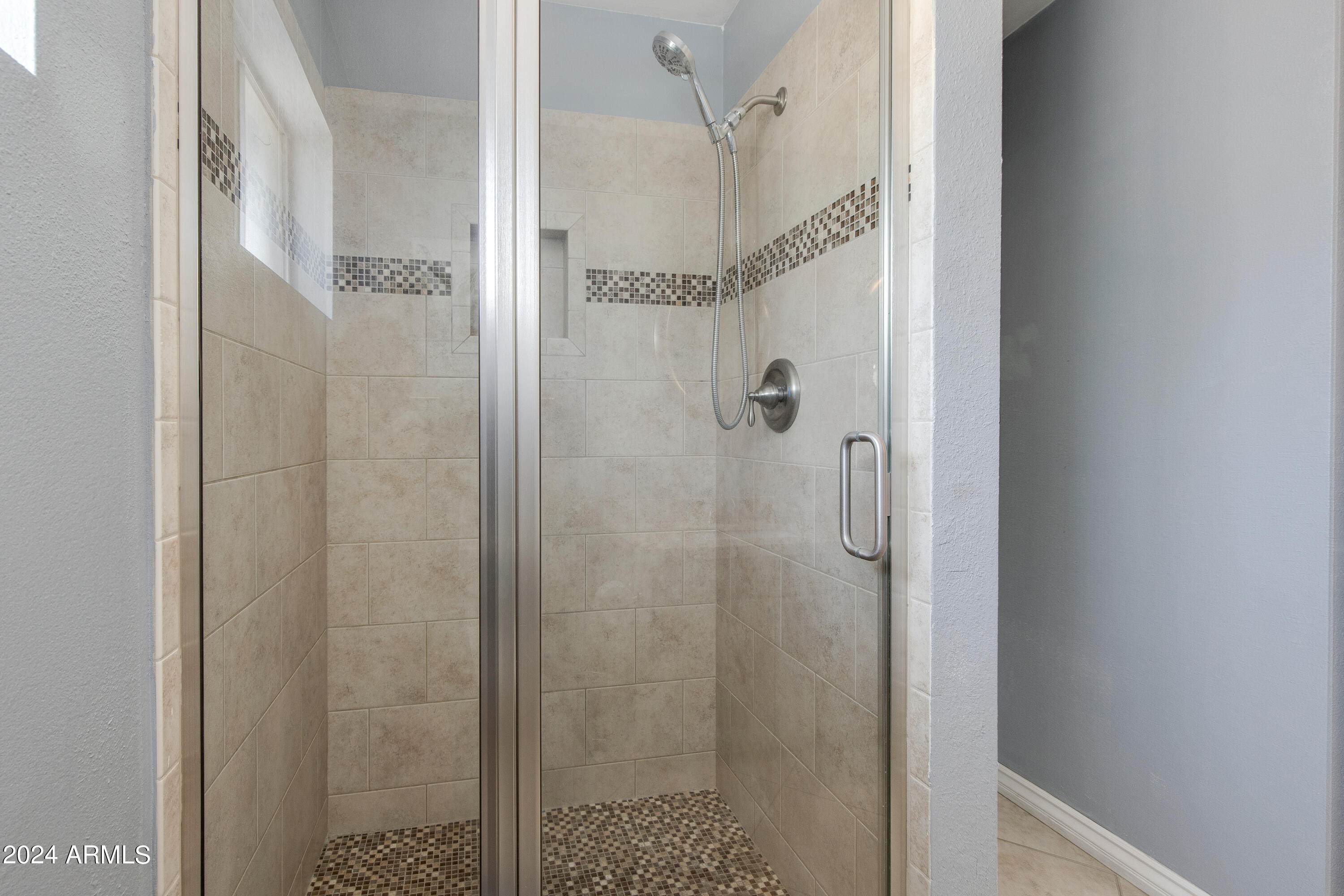 2011 E LA JOLLA Drive