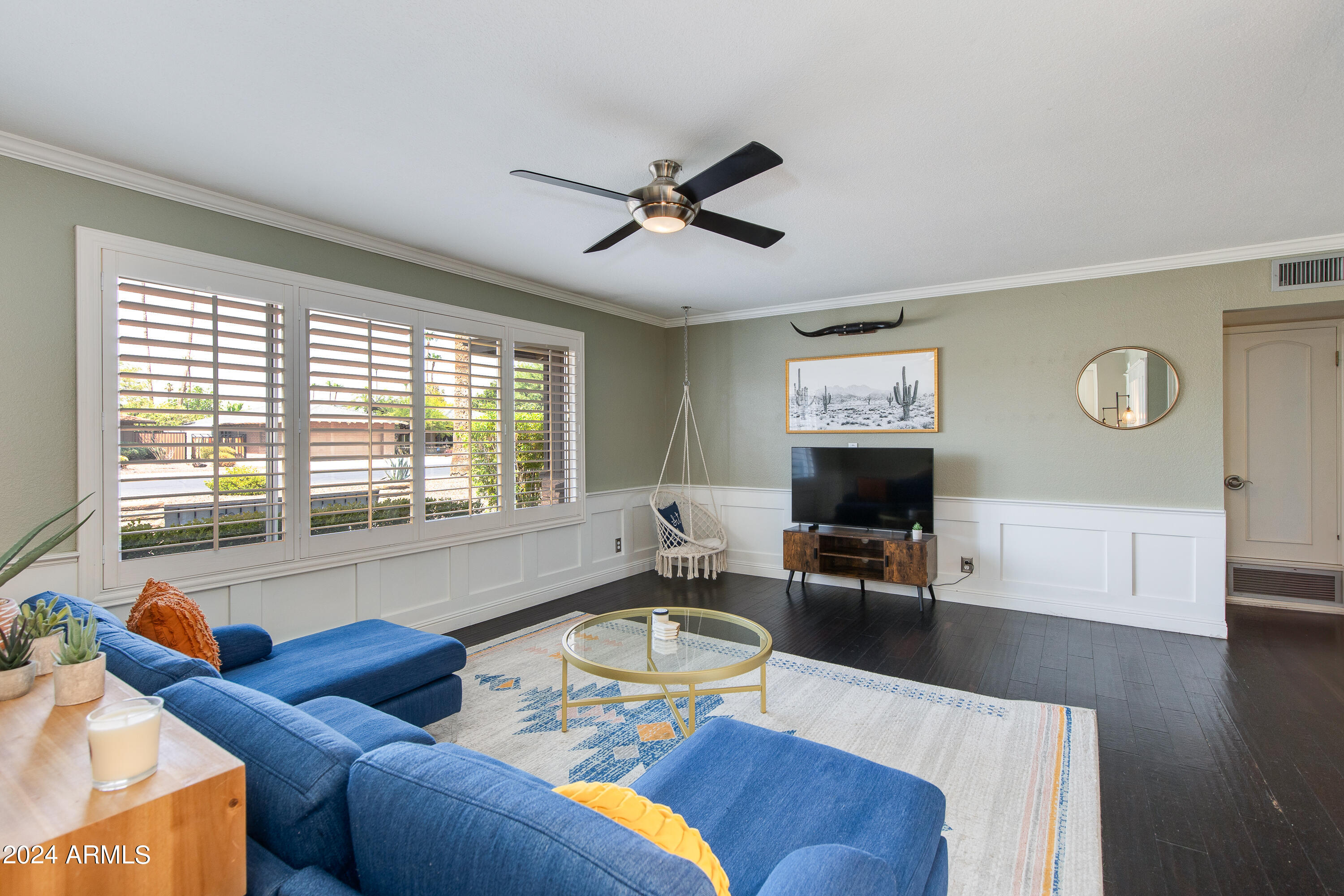 2011 E LA JOLLA Drive