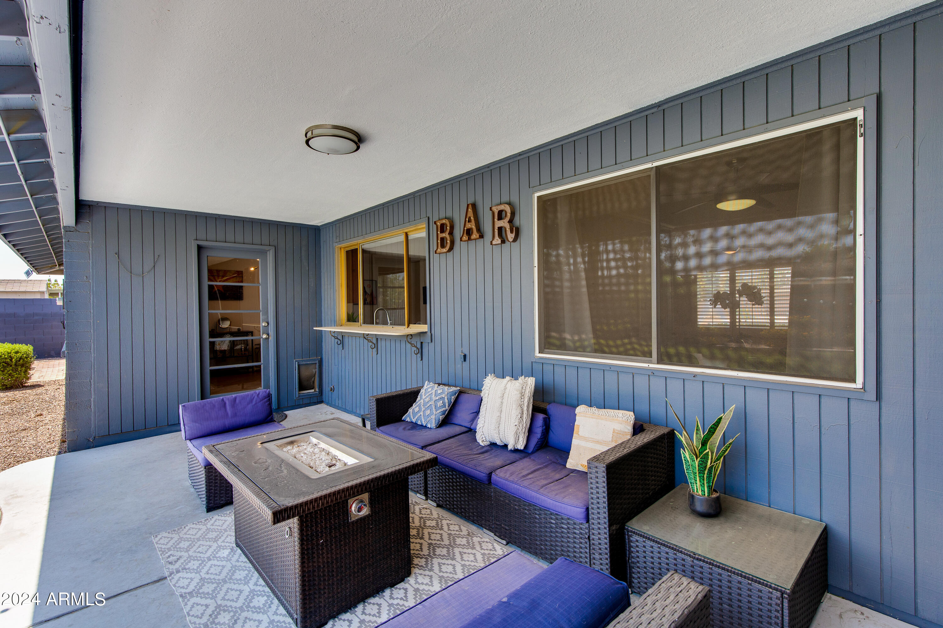 2011 E LA JOLLA Drive