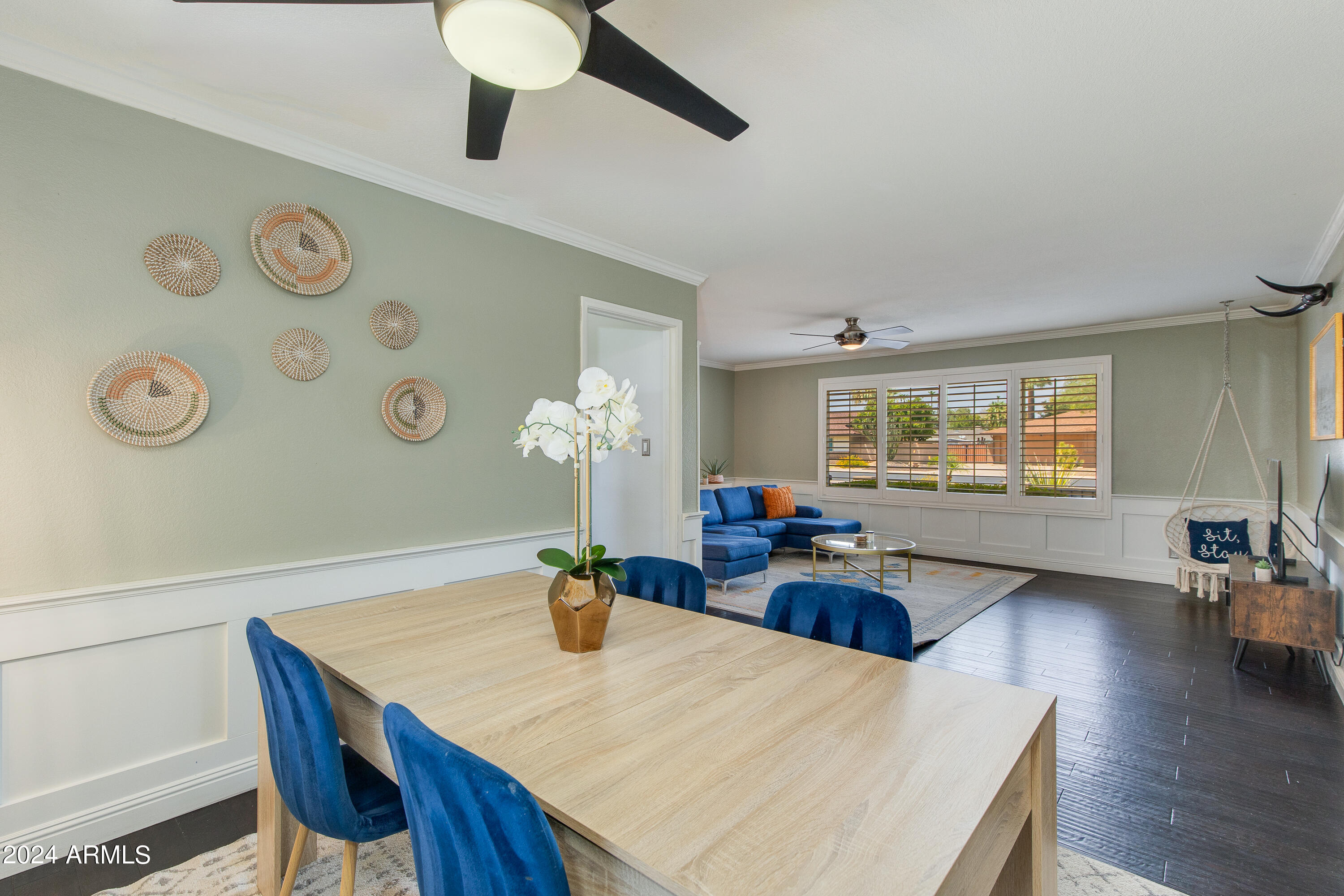 2011 E LA JOLLA Drive