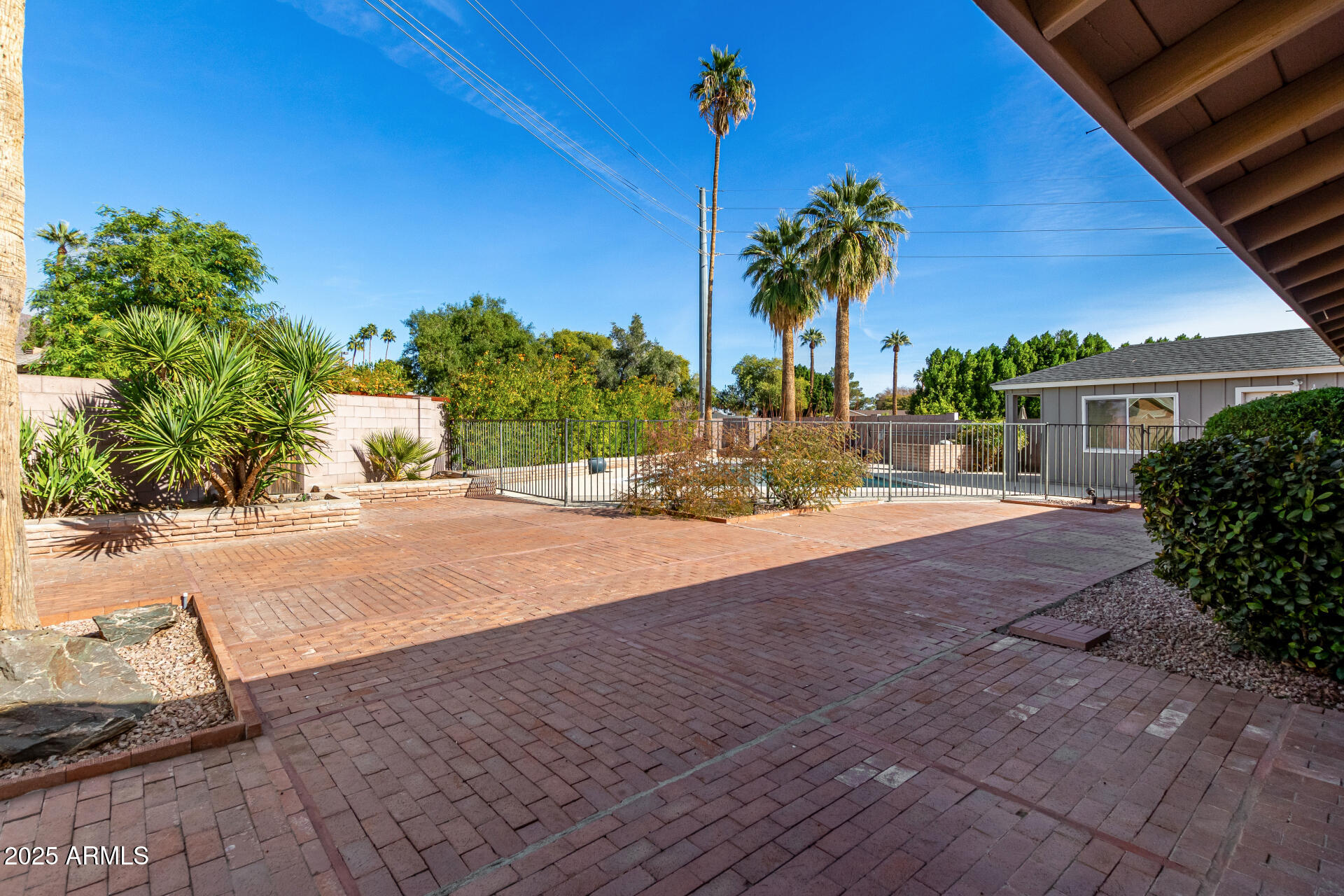 4728 E MULBERRY Drive