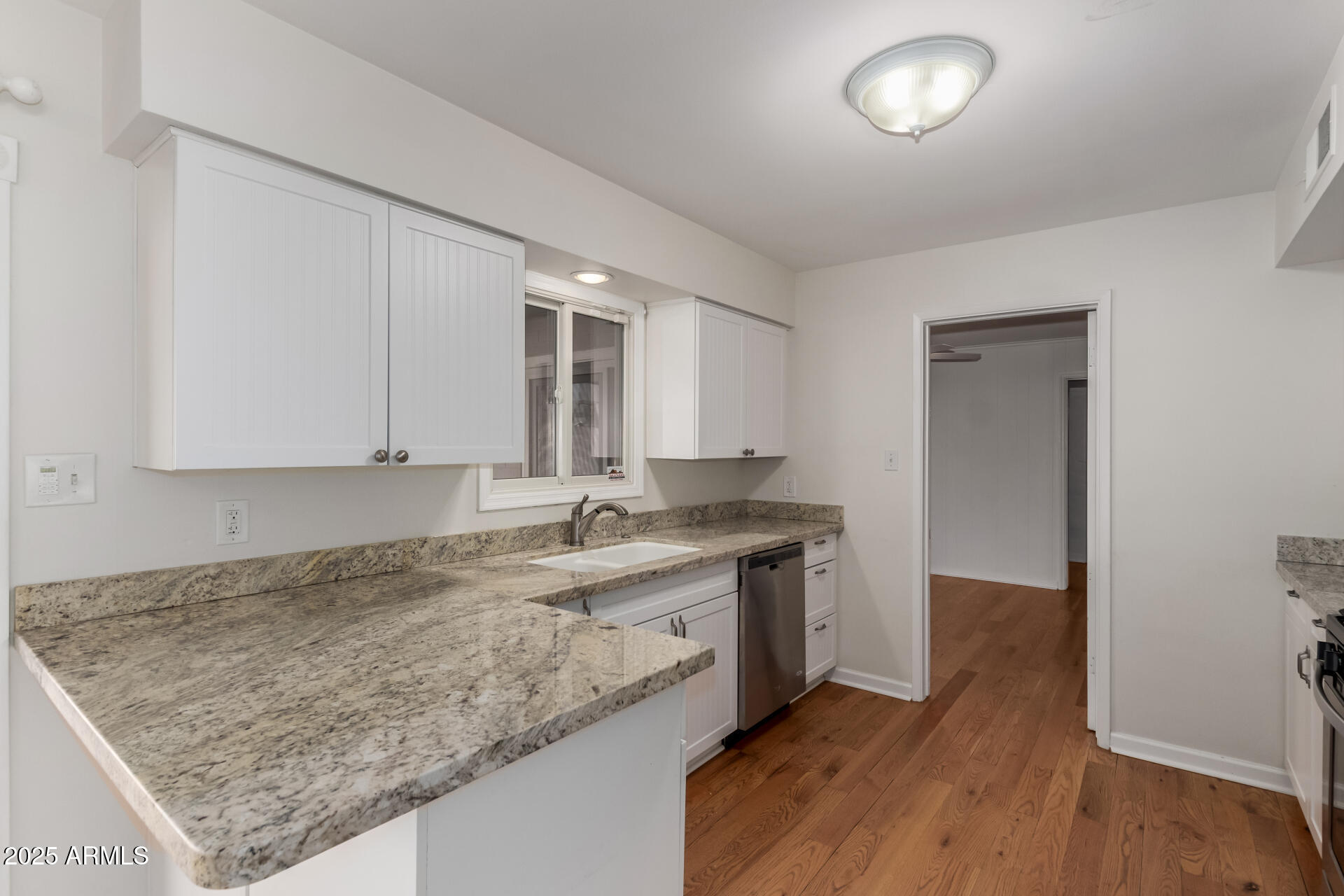 4728 E MULBERRY Drive