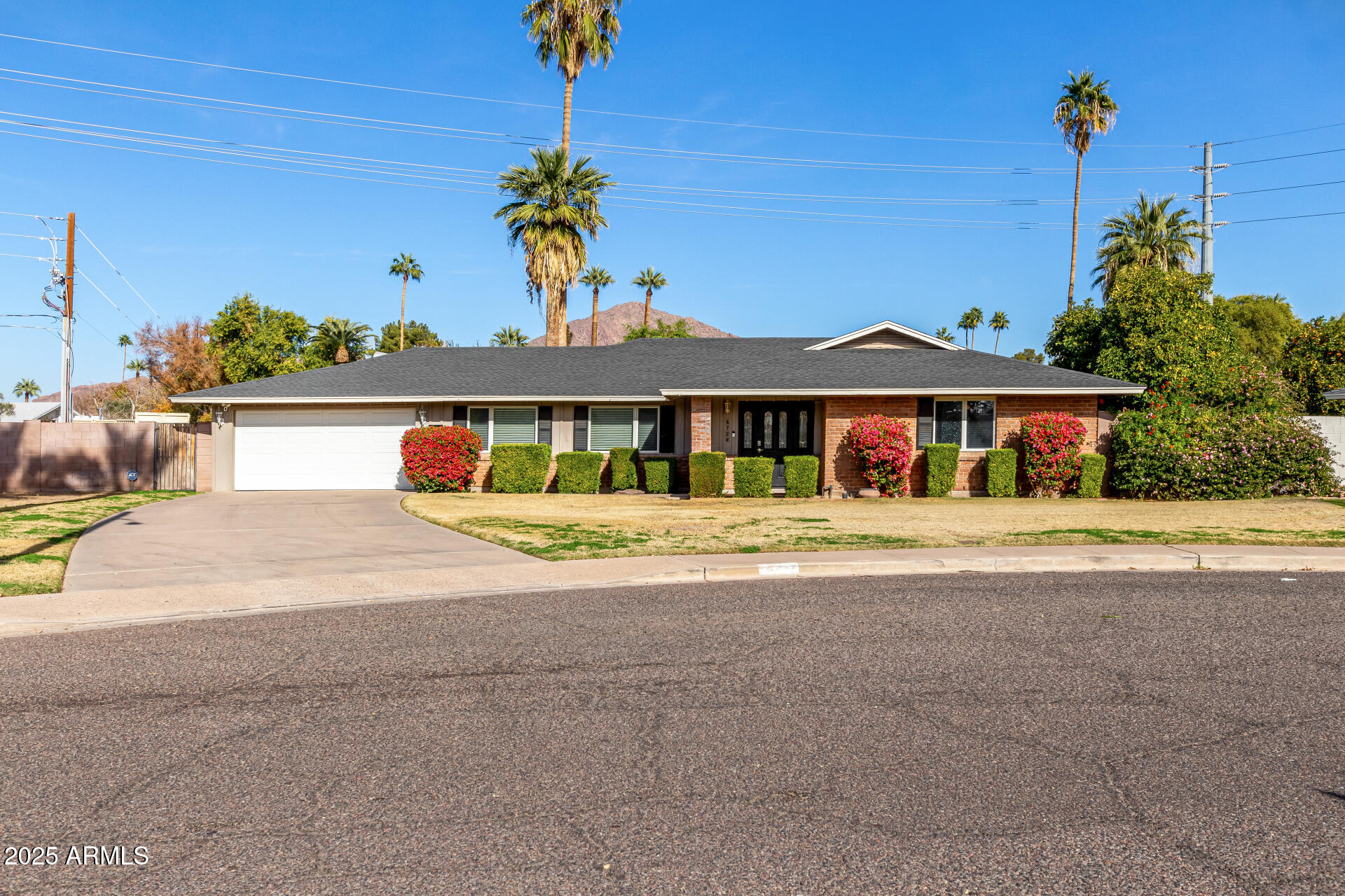 4728 E MULBERRY Drive